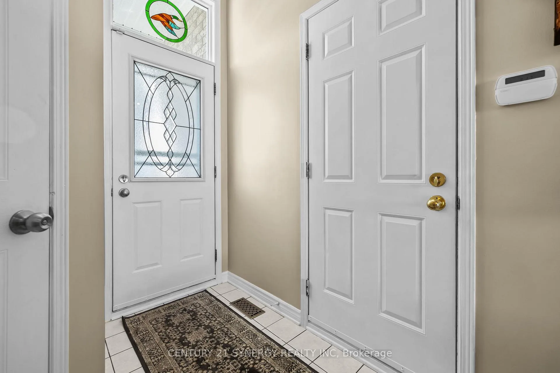 Photo 4 of 1826 Hennessy Crescent, Ottawa, Fallingbrook/Gardenway South — HOMEH