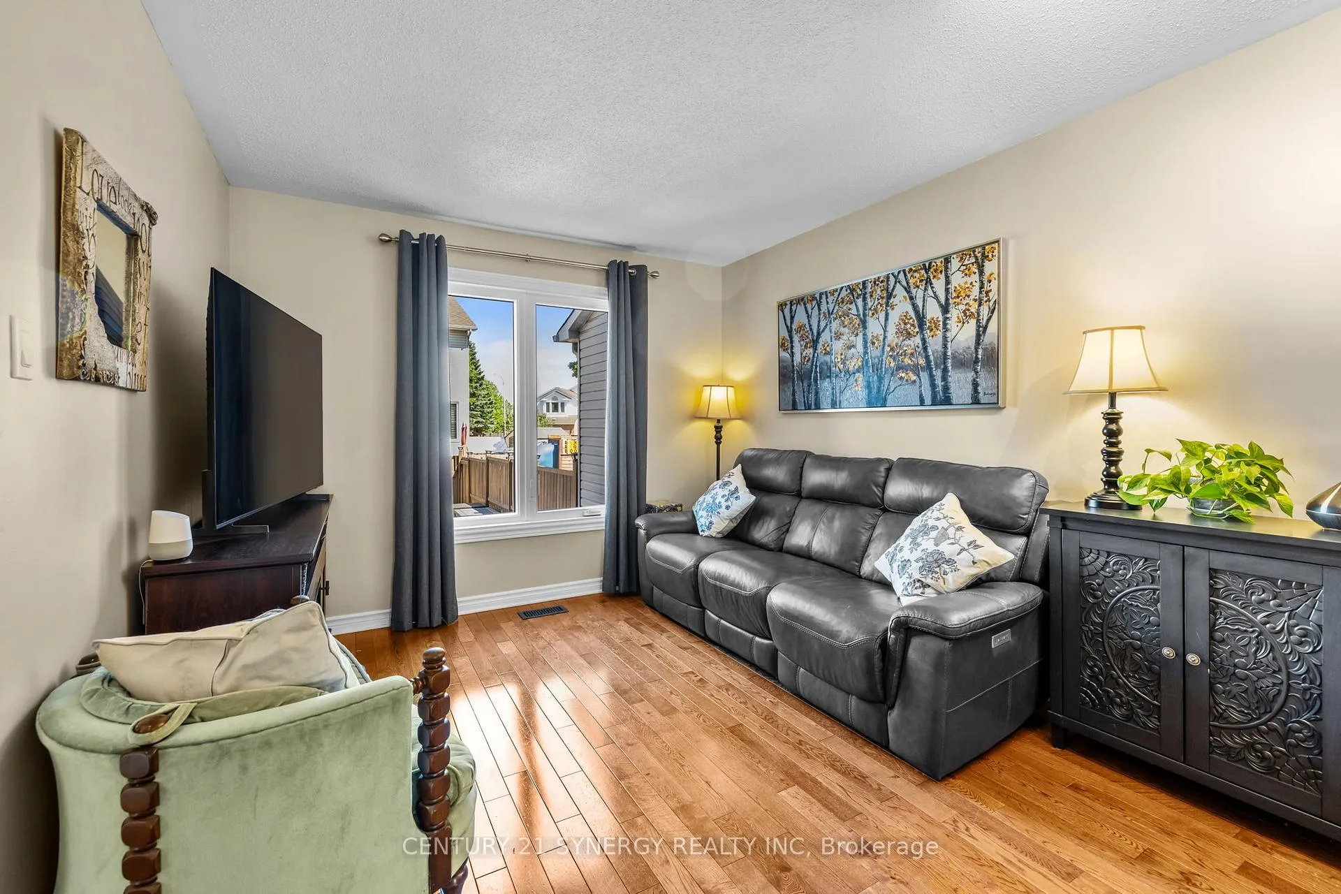 Photo 7 of 1826 Hennessy Crescent, Ottawa, Fallingbrook/Gardenway South — HOMEH