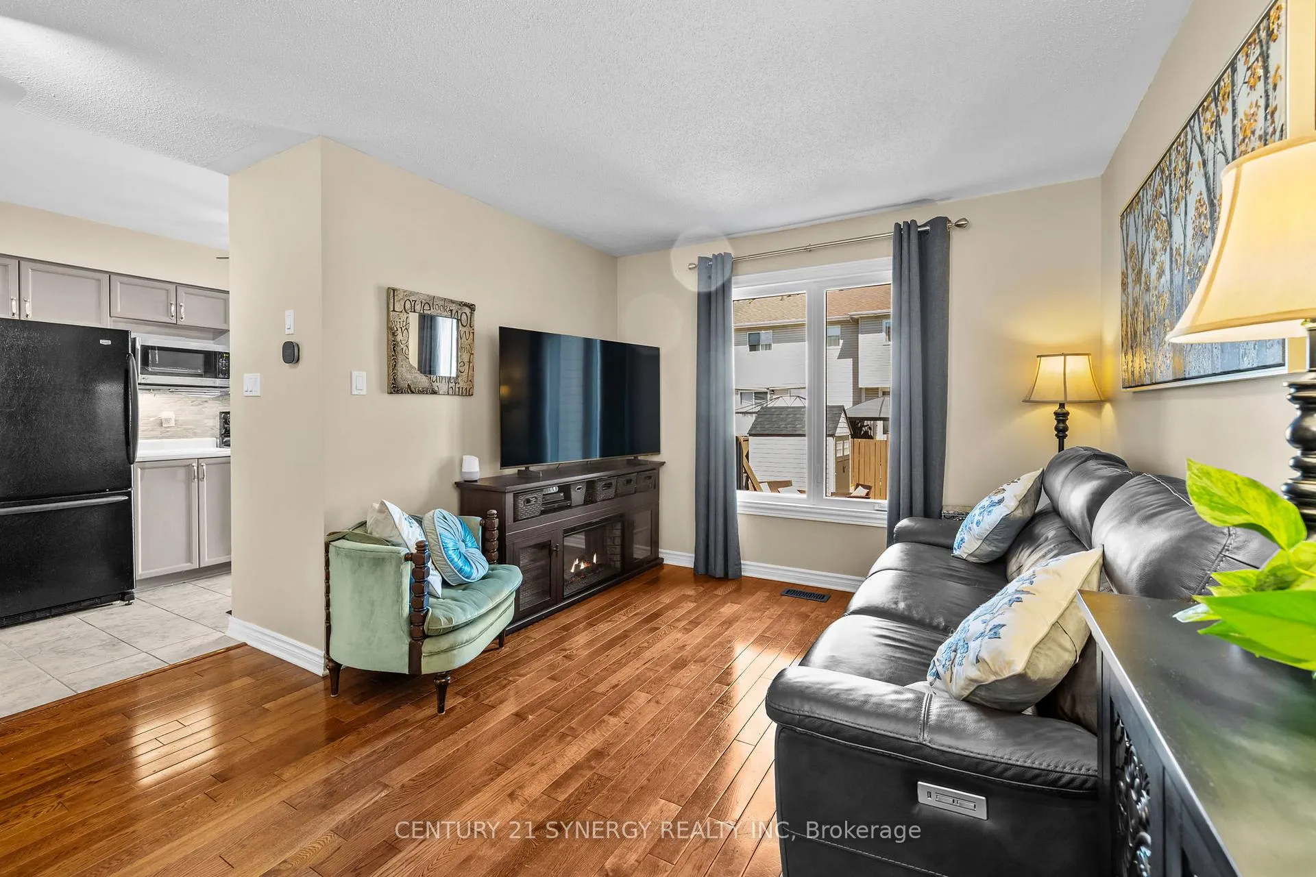 Photo 8 of 1826 Hennessy Crescent, Ottawa, Fallingbrook/Gardenway South — HOMEH