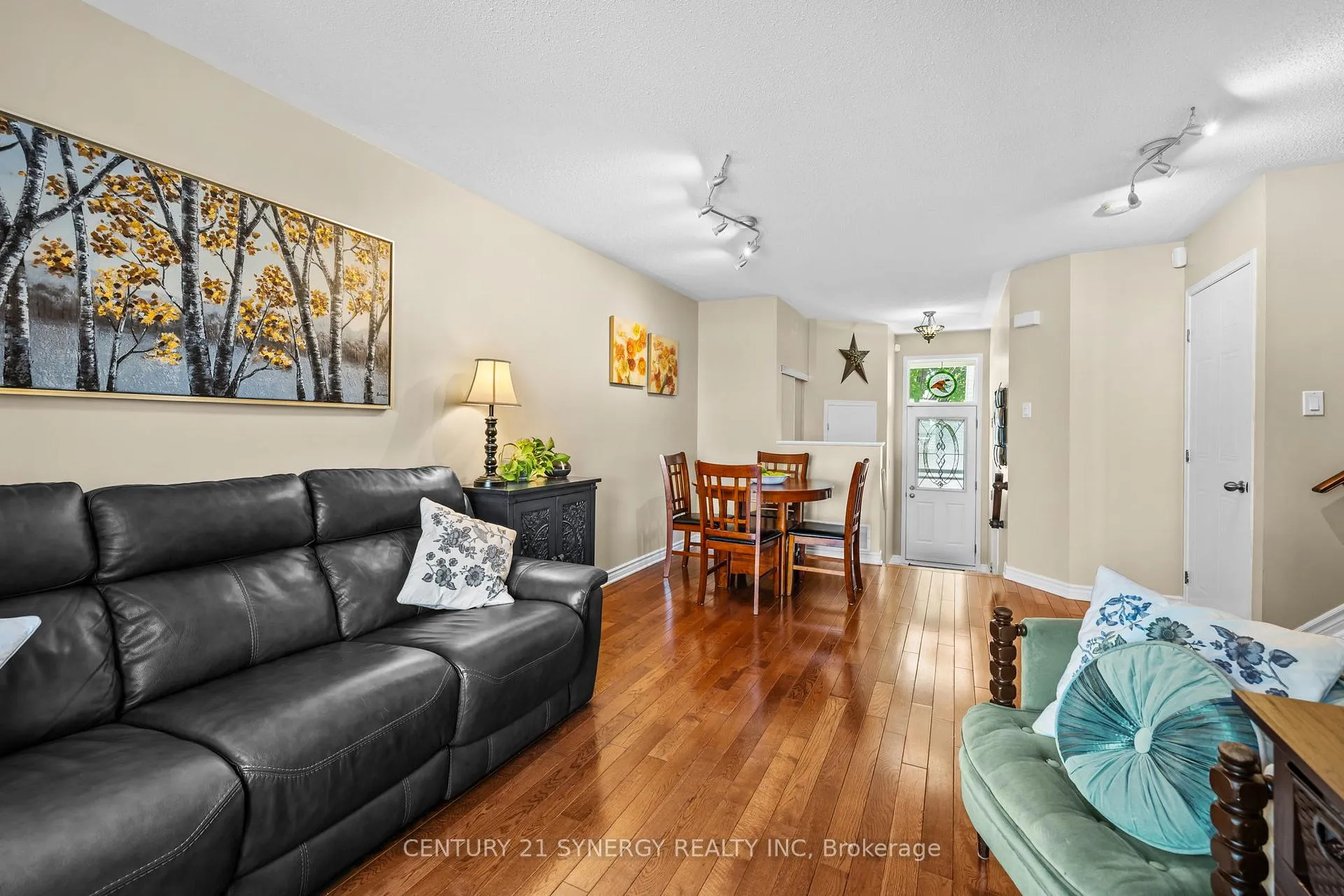 Photo 10 of 1826 Hennessy Crescent, Ottawa, Fallingbrook/Gardenway South — HOMEH