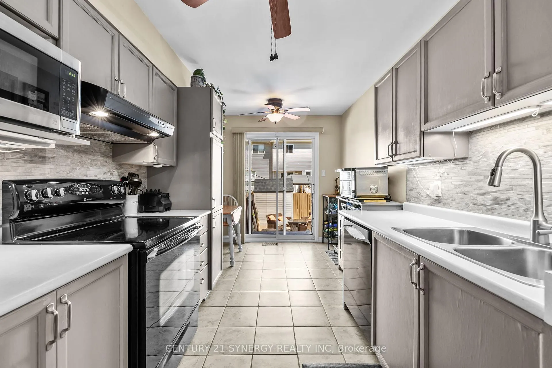 Photo 14 of 1826 Hennessy Crescent, Ottawa, Fallingbrook/Gardenway South — HOMEH
