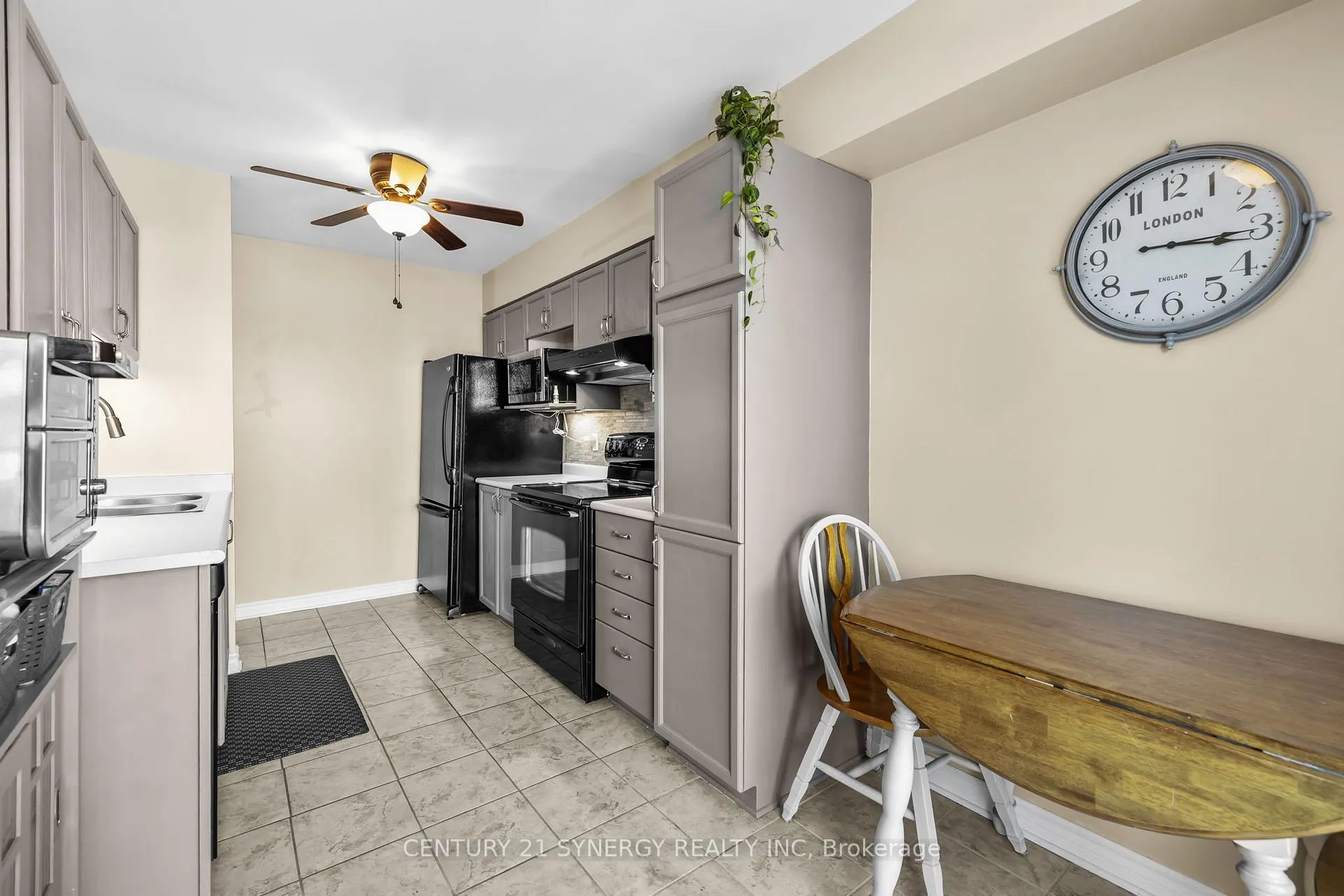 Photo 17 of 1826 Hennessy Crescent, Ottawa, Fallingbrook/Gardenway South — HOMEH