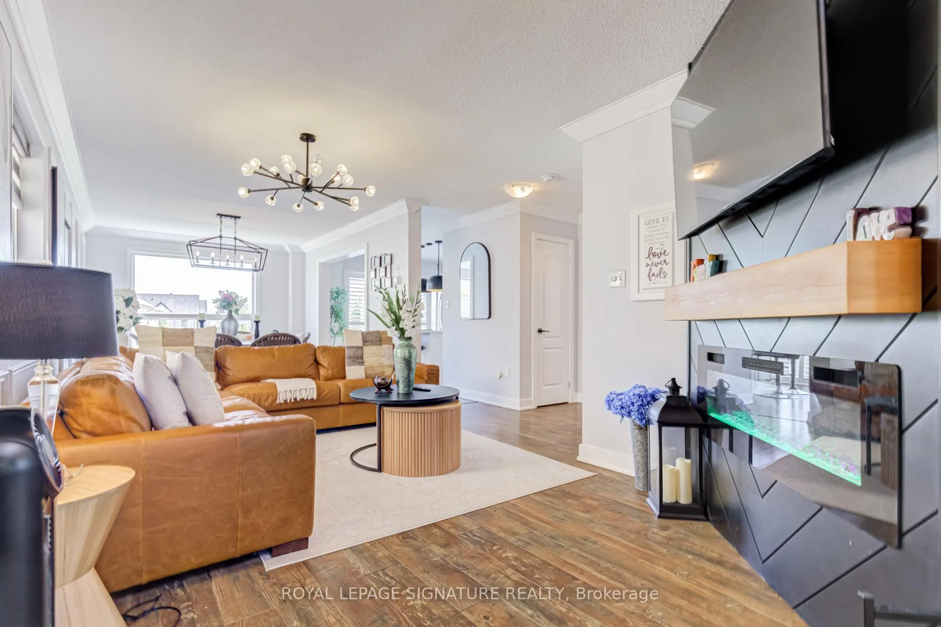 Photo 3 of Unit Upper, 2136 Galloway Street, Innisfil, Alcona — HOMEH