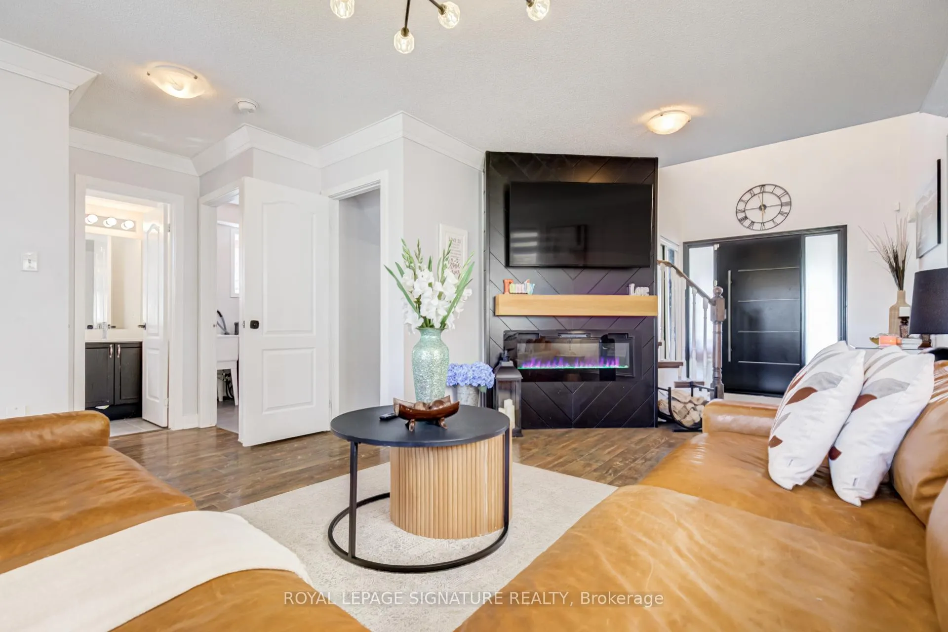 Photo 4 of Unit Upper, 2136 Galloway Street, Innisfil, Alcona — HOMEH