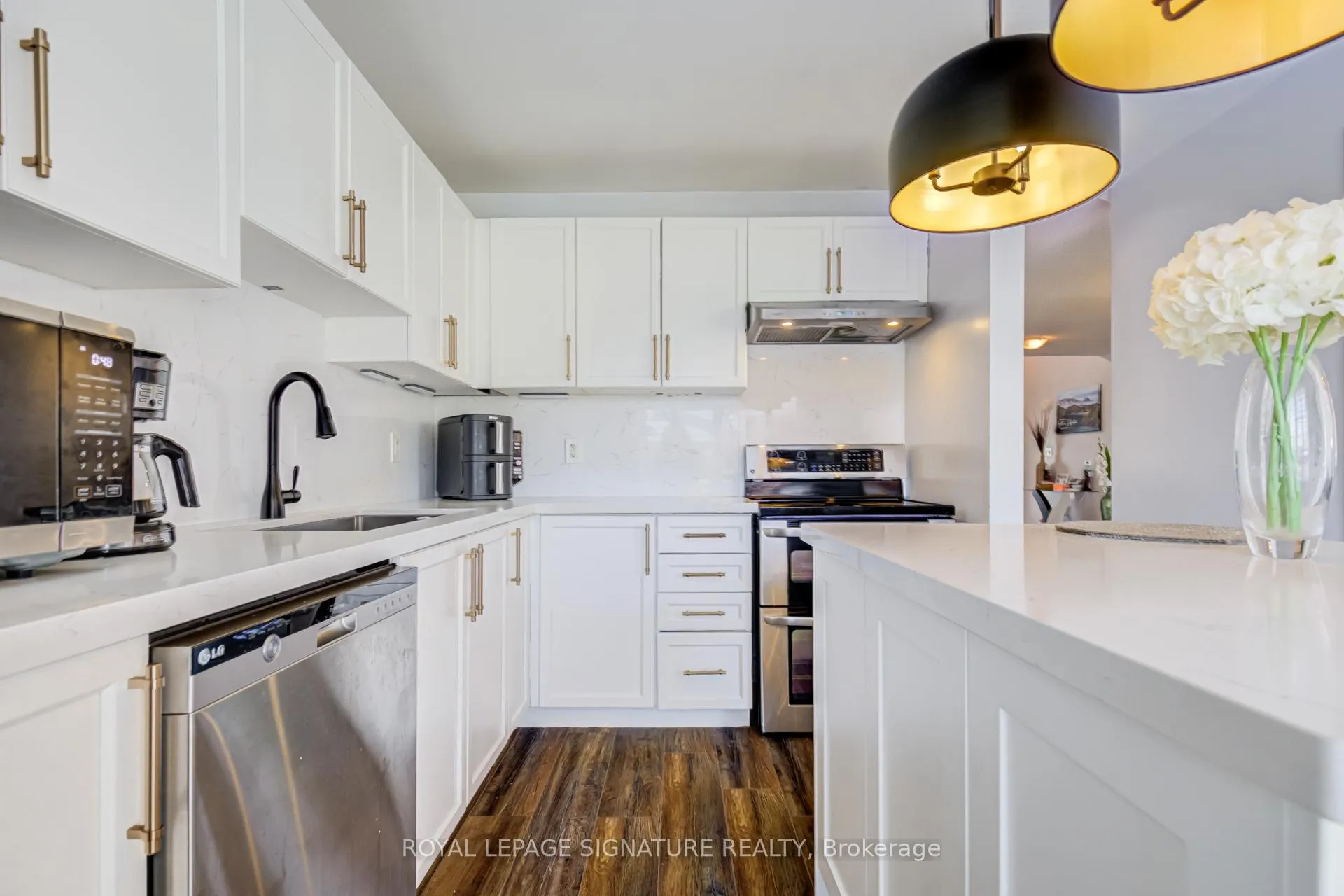 Photo 13 of Unit Upper, 2136 Galloway Street, Innisfil, Alcona — HOMEH