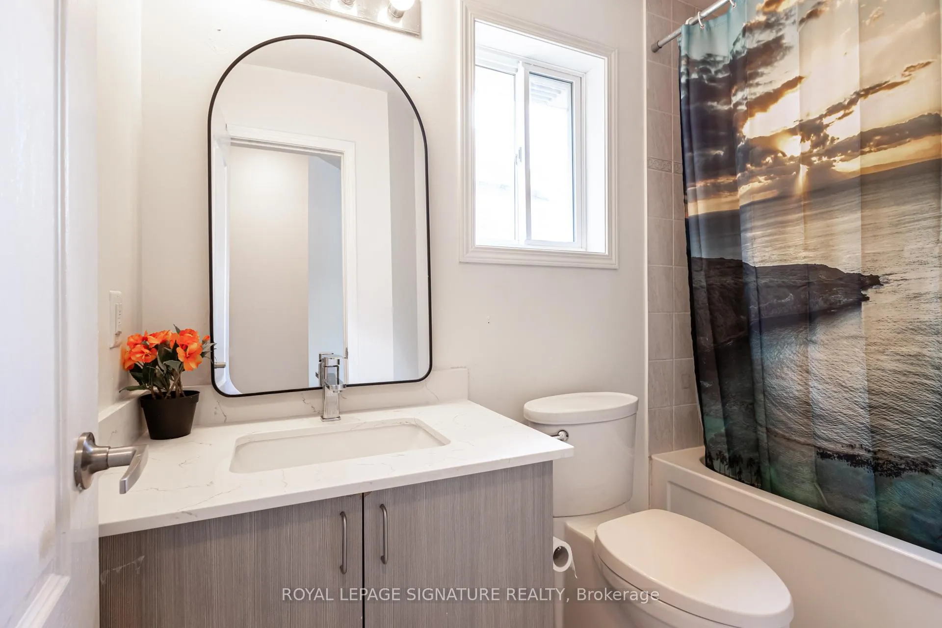 Photo 22 of Unit Upper, 2136 Galloway Street, Innisfil, Alcona — HOMEH