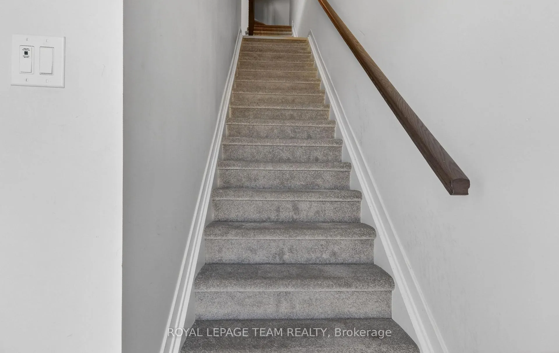 Photo 4 of 720 Lillian Freiman Private, Ottawa, Barrhaven - Half Moon Bay — HOMEH