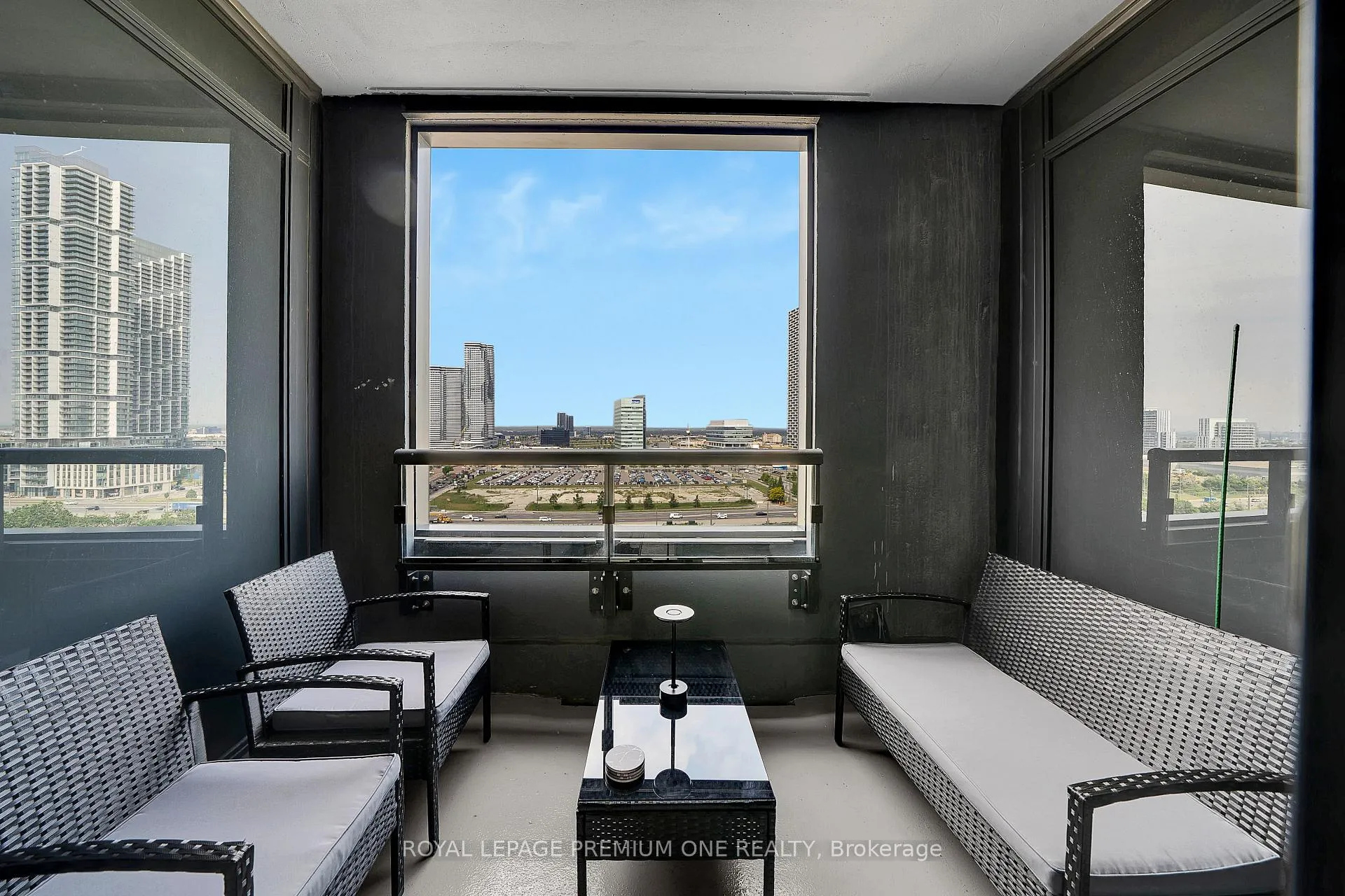 Photo 6 of Unit 1113, 2920 Highway 7 Road, Vaughan, Concord — HOMEH
