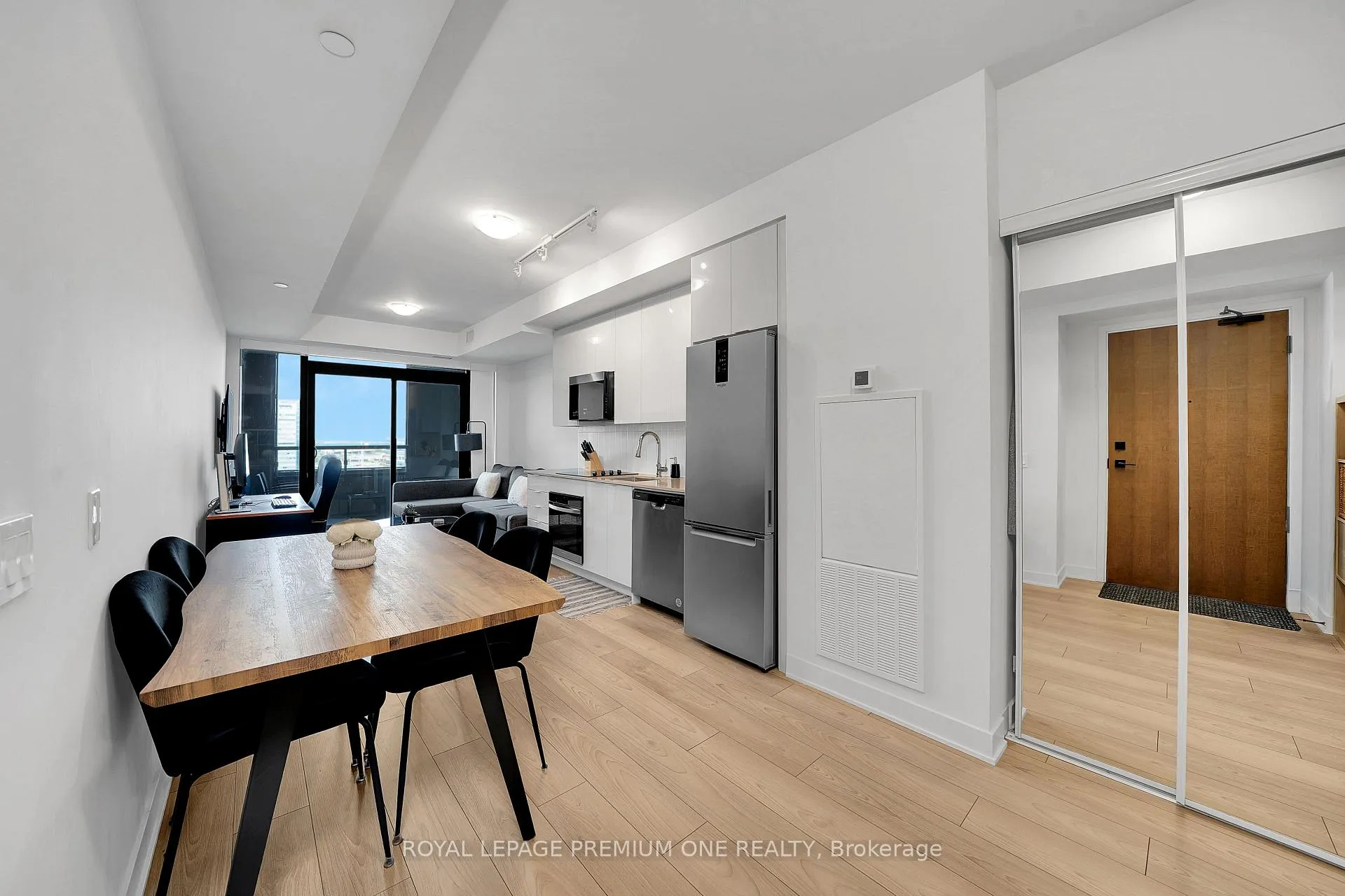 Photo 8 of Unit 1113, 2920 Highway 7 Road, Vaughan, Concord — HOMEH