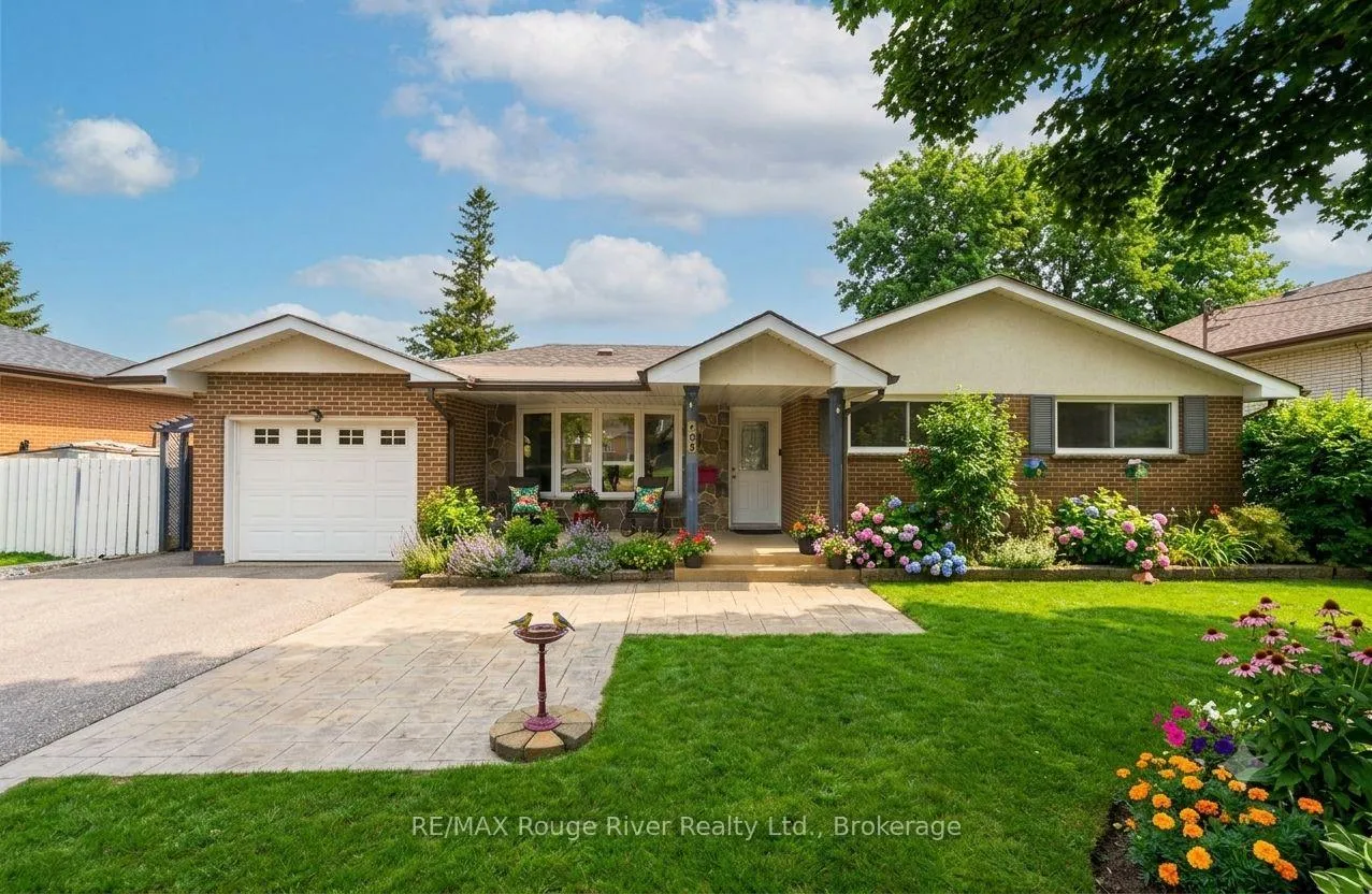 Front of 98 Applewood Crescent