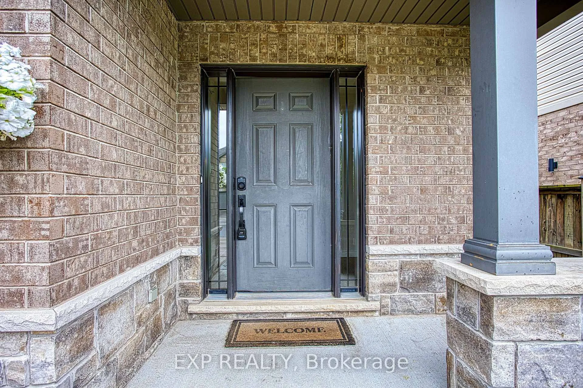 Photo 4 of 269 Cardinal Crescent, Welland, Coyle Creek — HOMEH