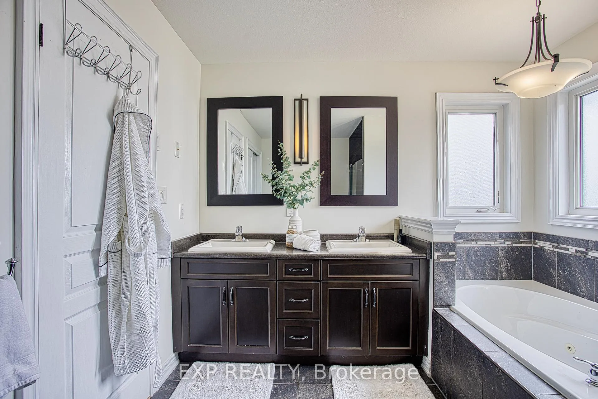Photo 31 of 269 Cardinal Crescent, Welland, Coyle Creek — HOMEH