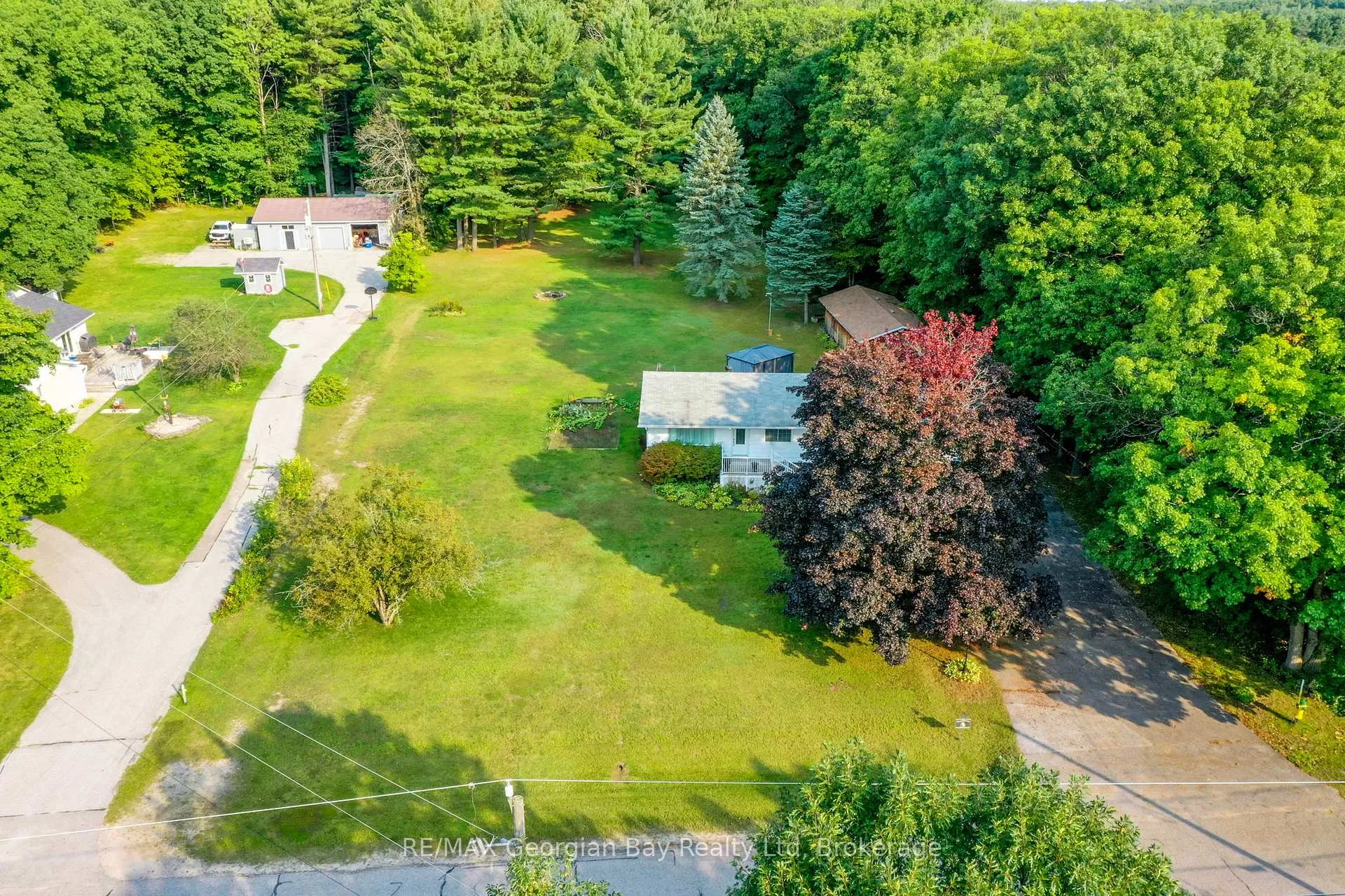 Photo 31 of 1034 Pine Grove Road, Penetanguishene — HOMEH