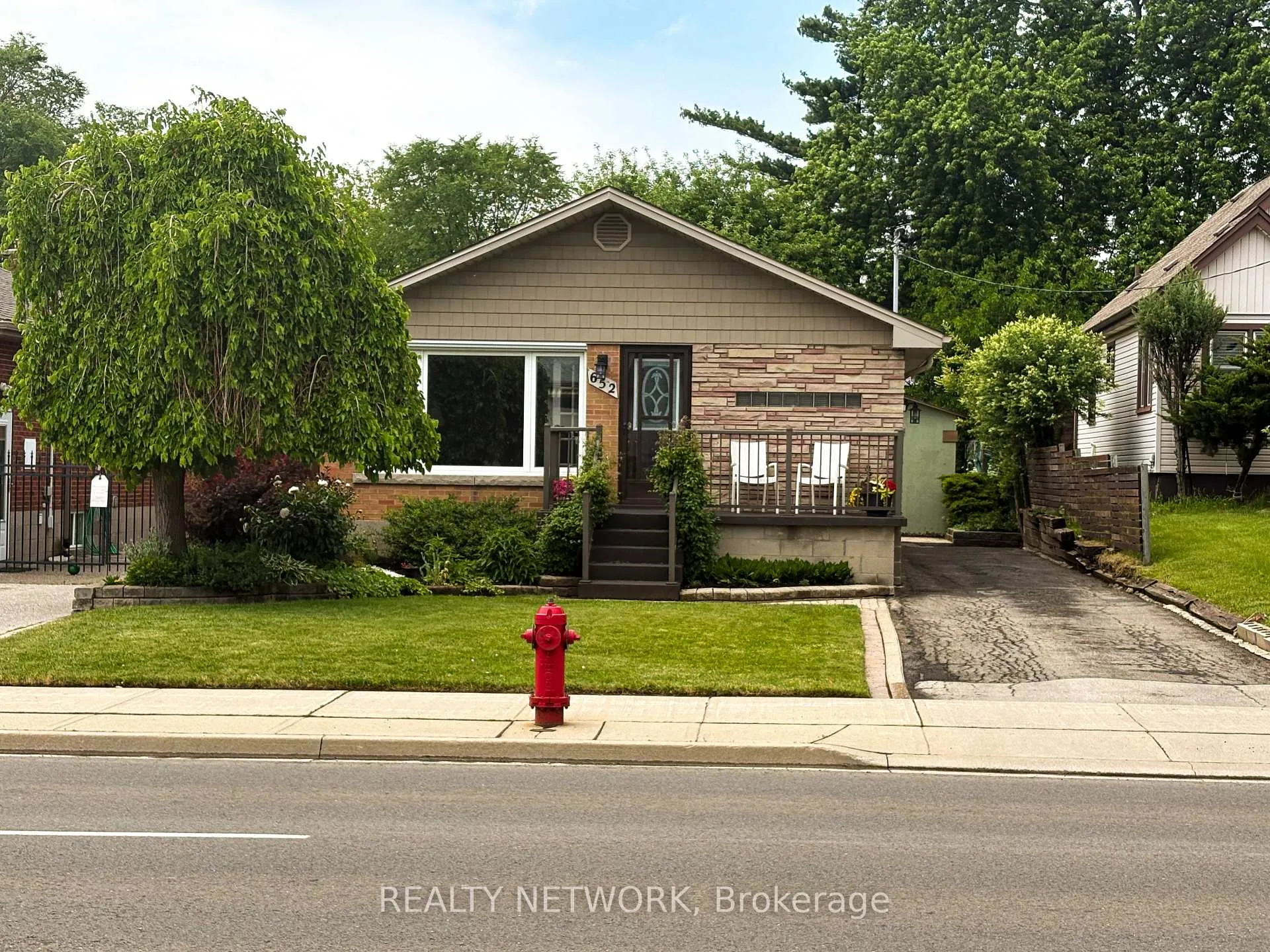 Photo of 652 Upper Wentworth Street