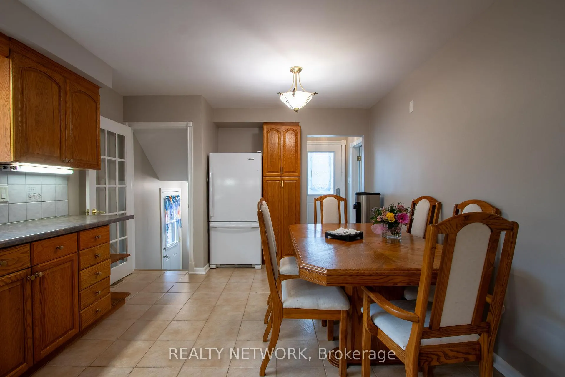 Photo 4 of 652 Upper Wentworth Street, Hamilton, Hill Park — HOMEH