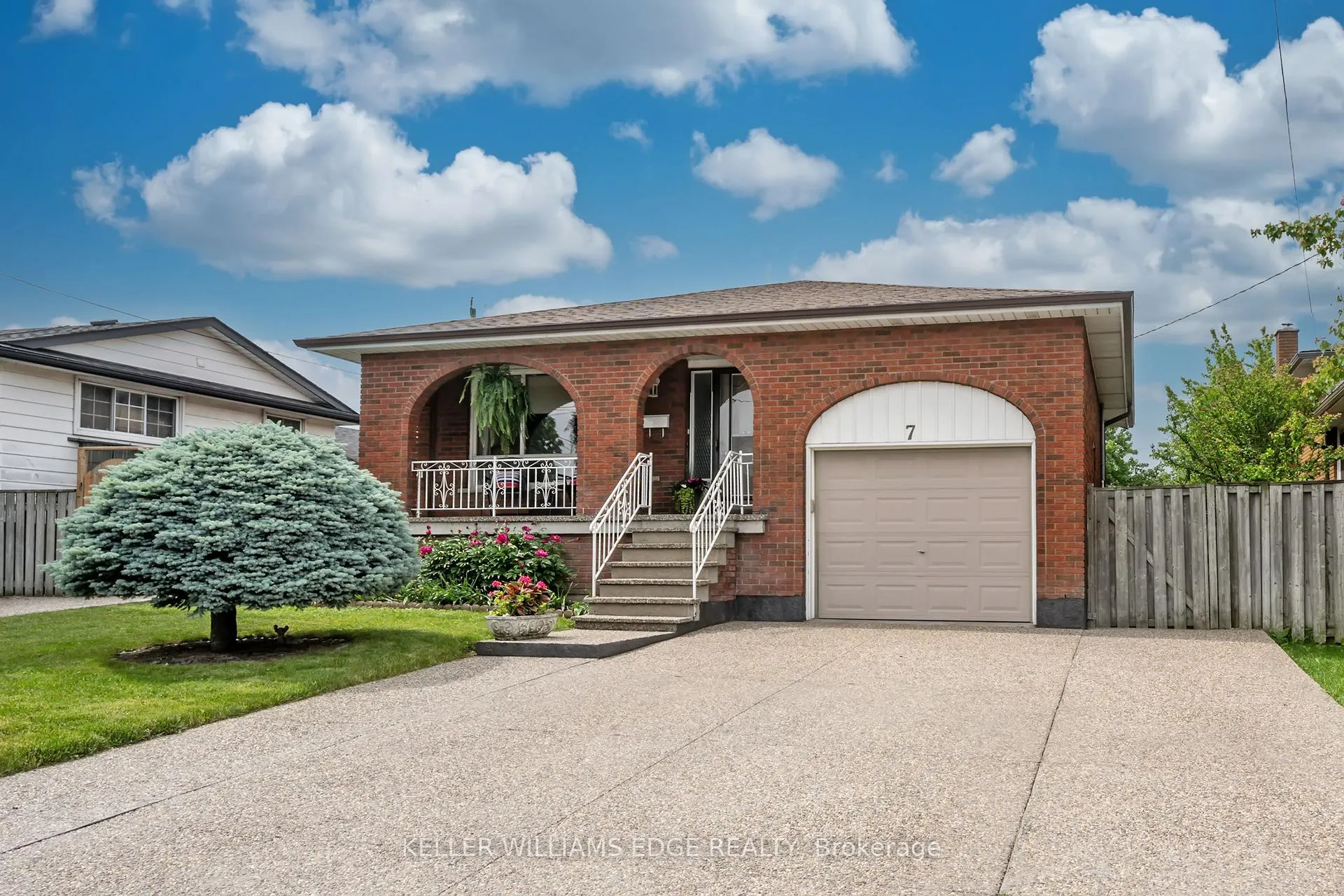 Photo 1 of 7 Oakland Drive, Hamilton, Kentley — HOMEH