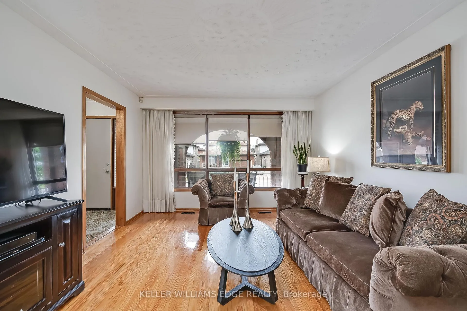 Photo 8 of 7 Oakland Drive, Hamilton, Kentley — HOMEH