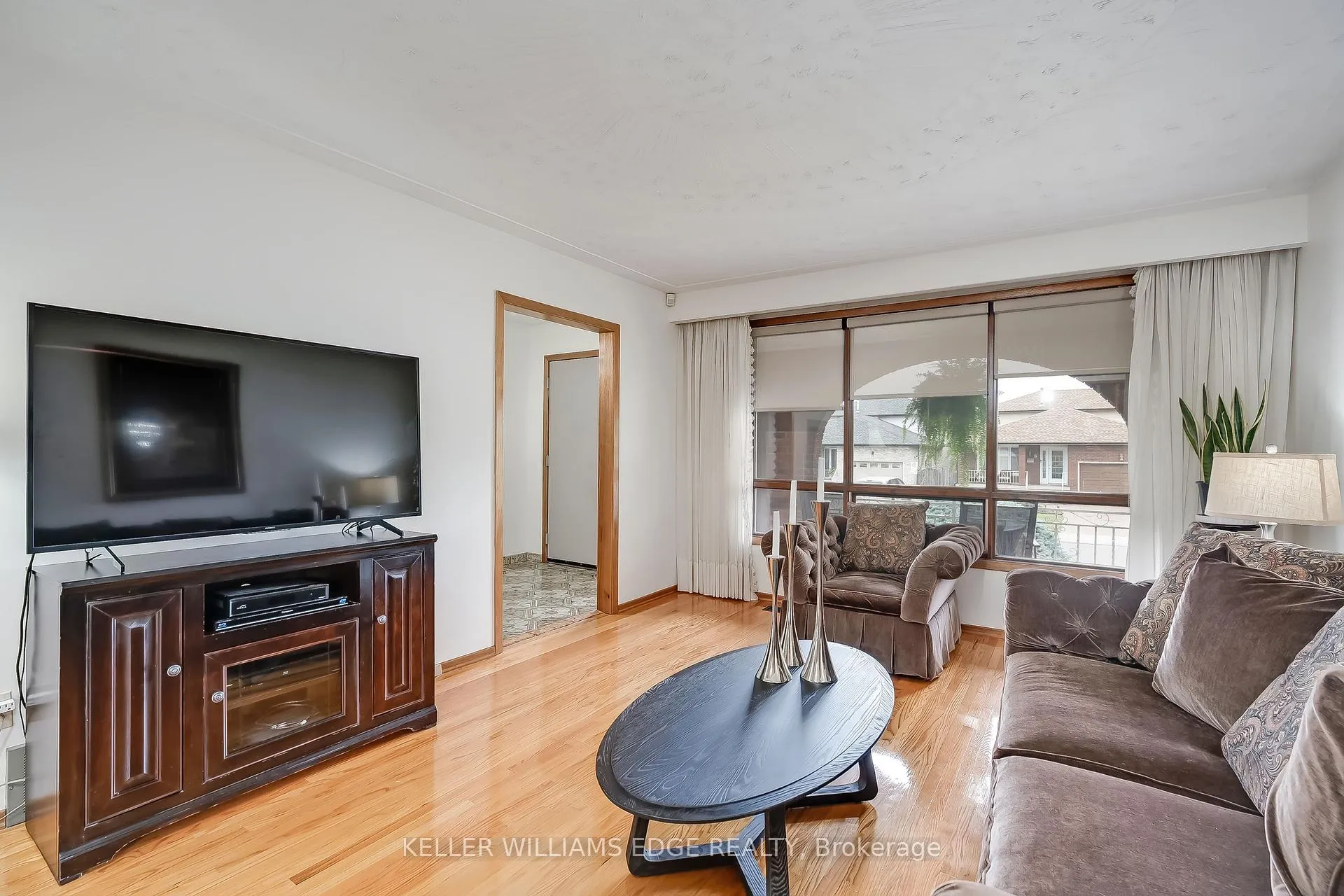 Photo 9 of 7 Oakland Drive, Hamilton, Kentley — HOMEH