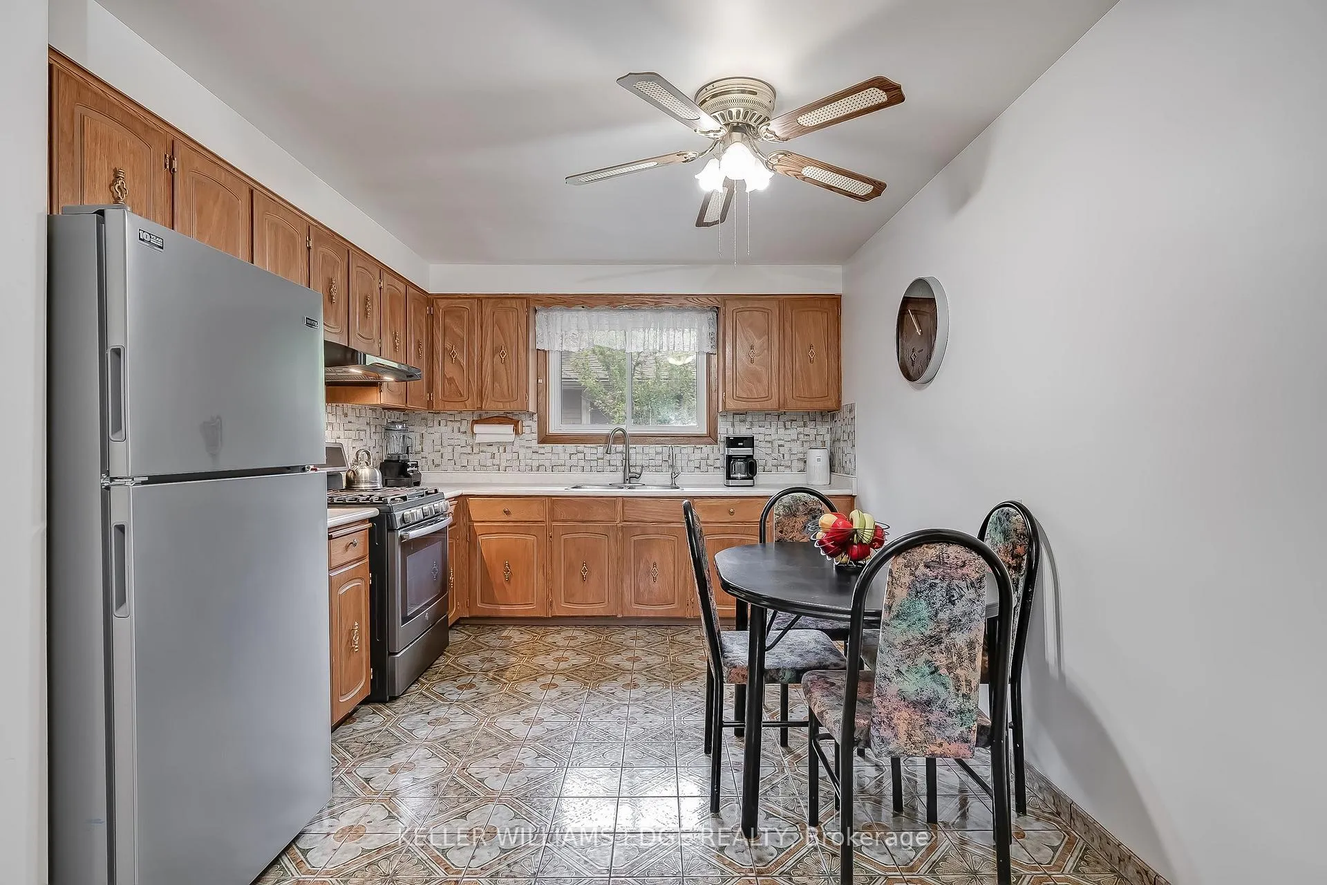 Photo 12 of 7 Oakland Drive, Hamilton, Kentley — HOMEH