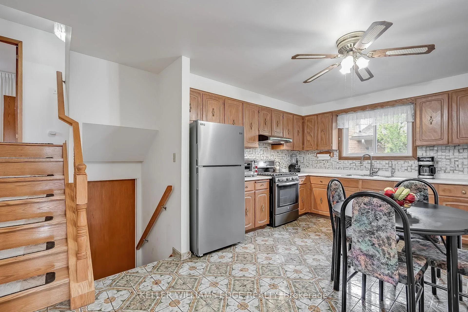 Photo 14 of 7 Oakland Drive, Hamilton, Kentley — HOMEH