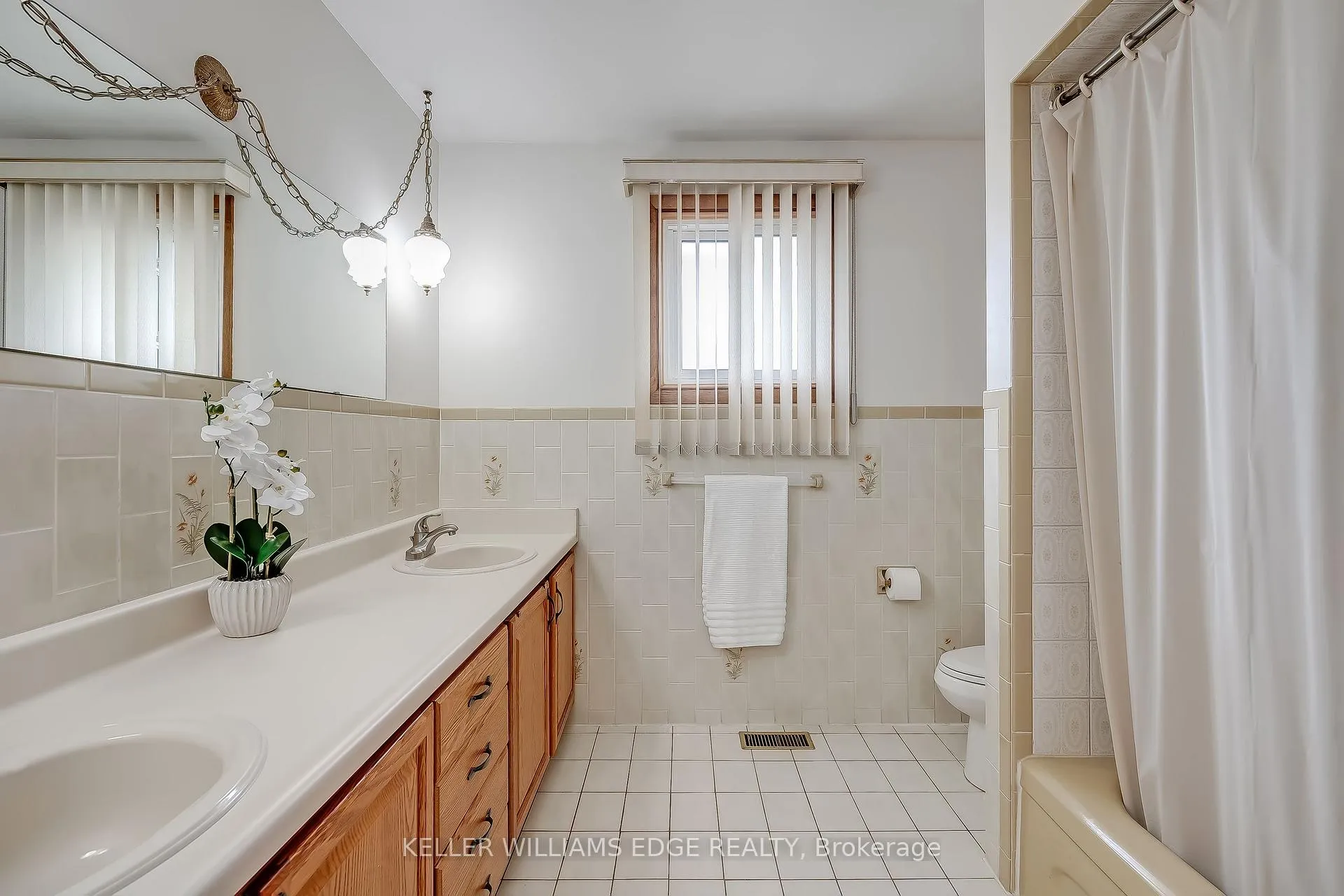 Photo 17 of 7 Oakland Drive, Hamilton, Kentley — HOMEH