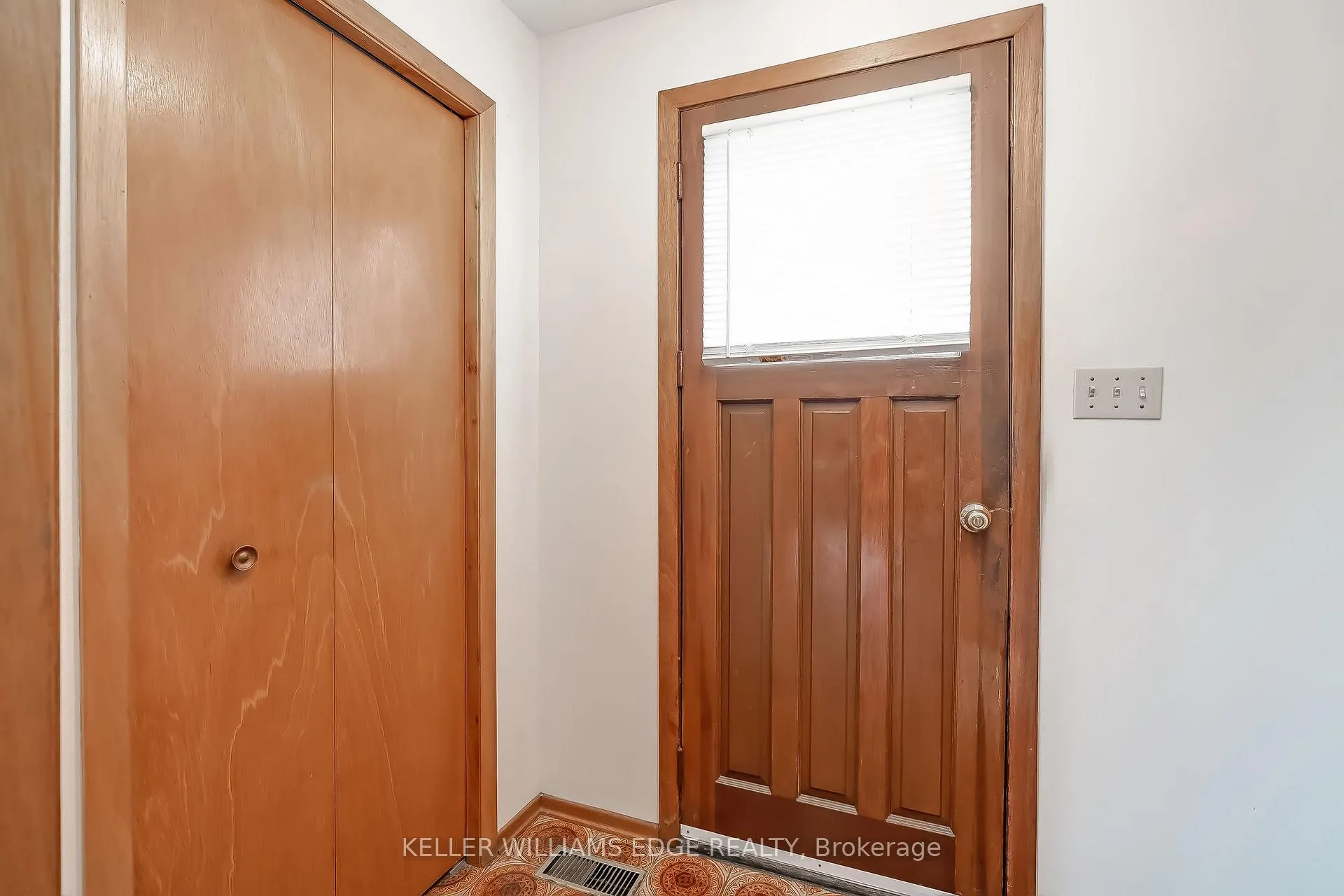 Photo 21 of 7 Oakland Drive, Hamilton, Kentley — HOMEH
