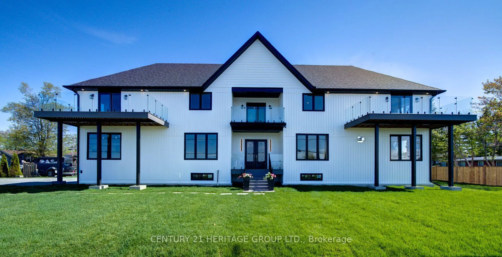Front of 802 Willowview Road