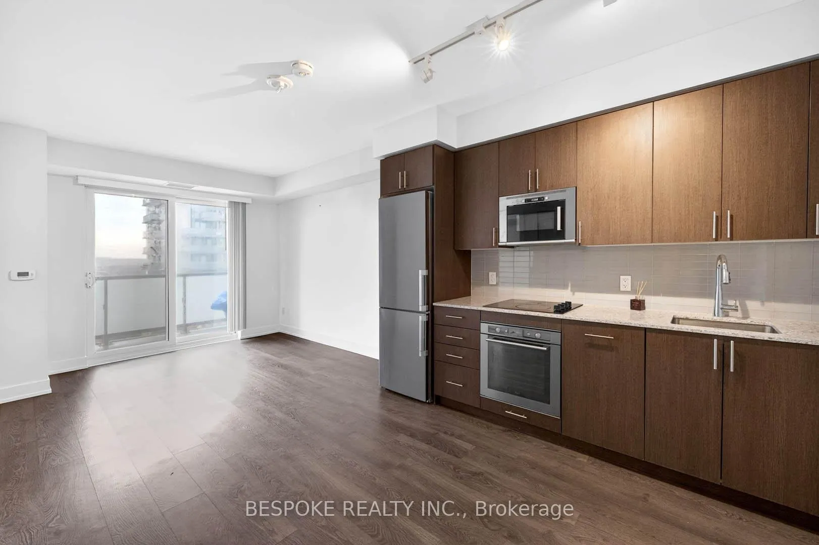 Photo 8 of Unit 612, 2550 Simcoe Street N, Oshawa, Windfields — HOMEH