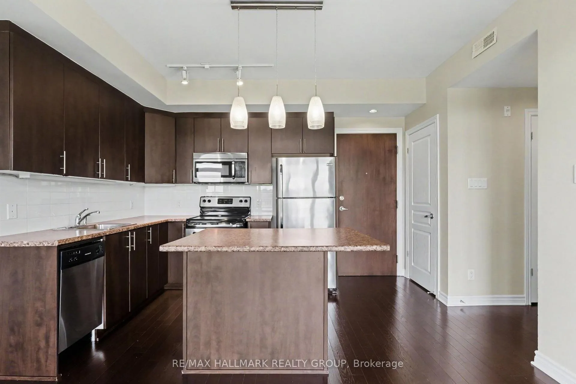 Photo 3 of Unit 303, 755 Beauparc Private, Ottawa, Cyrville — HOMEH