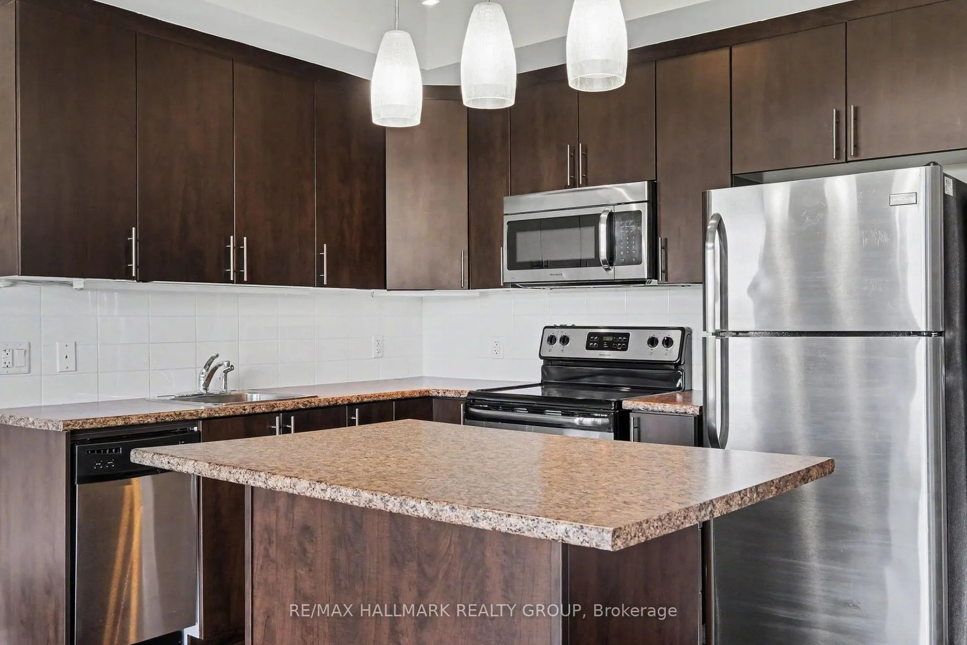 Photo 5 of Unit 303, 755 Beauparc Private, Ottawa, Cyrville — HOMEH