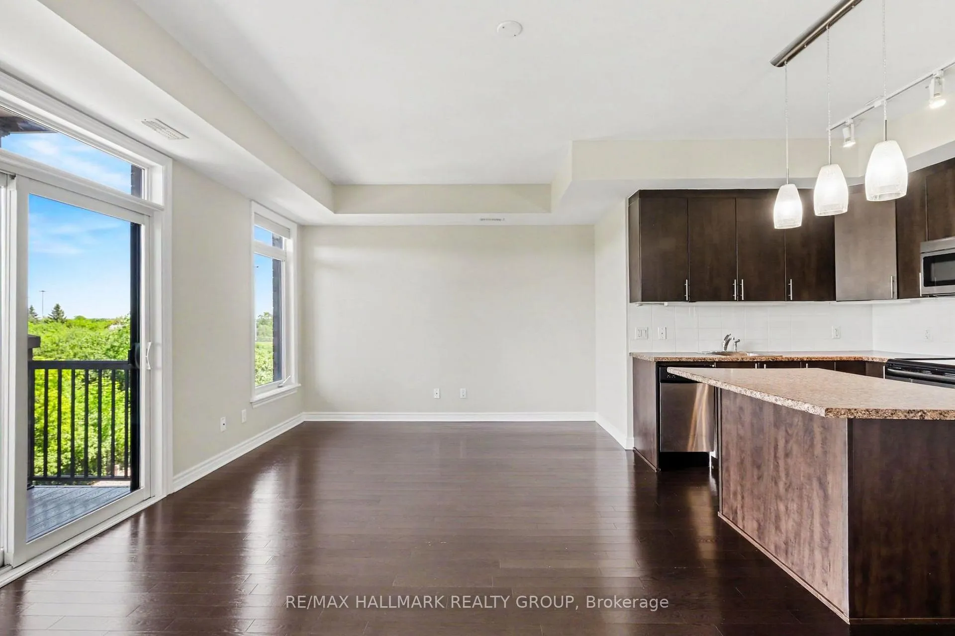 Photo 8 of Unit 303, 755 Beauparc Private, Ottawa, Cyrville — HOMEH
