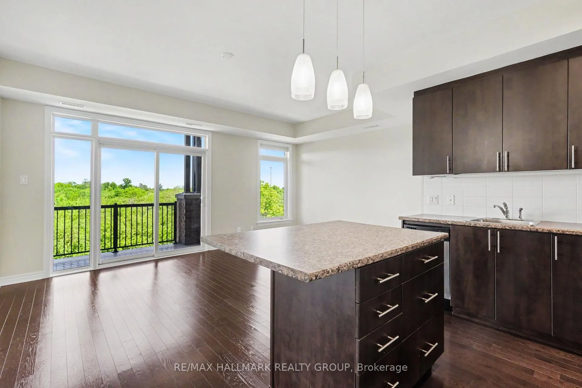 Photo 9 of Unit 303, 755 Beauparc Private, Ottawa, Cyrville — HOMEH