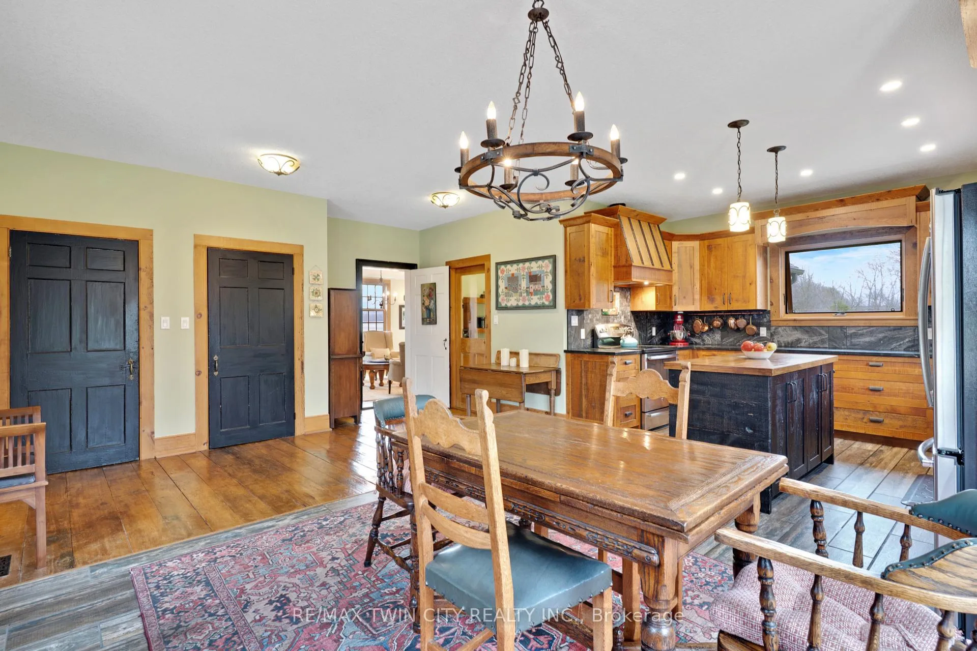 Photo 12 of 3612 Indian Trail, Hamilton, Rural Ancaster — HOMEH