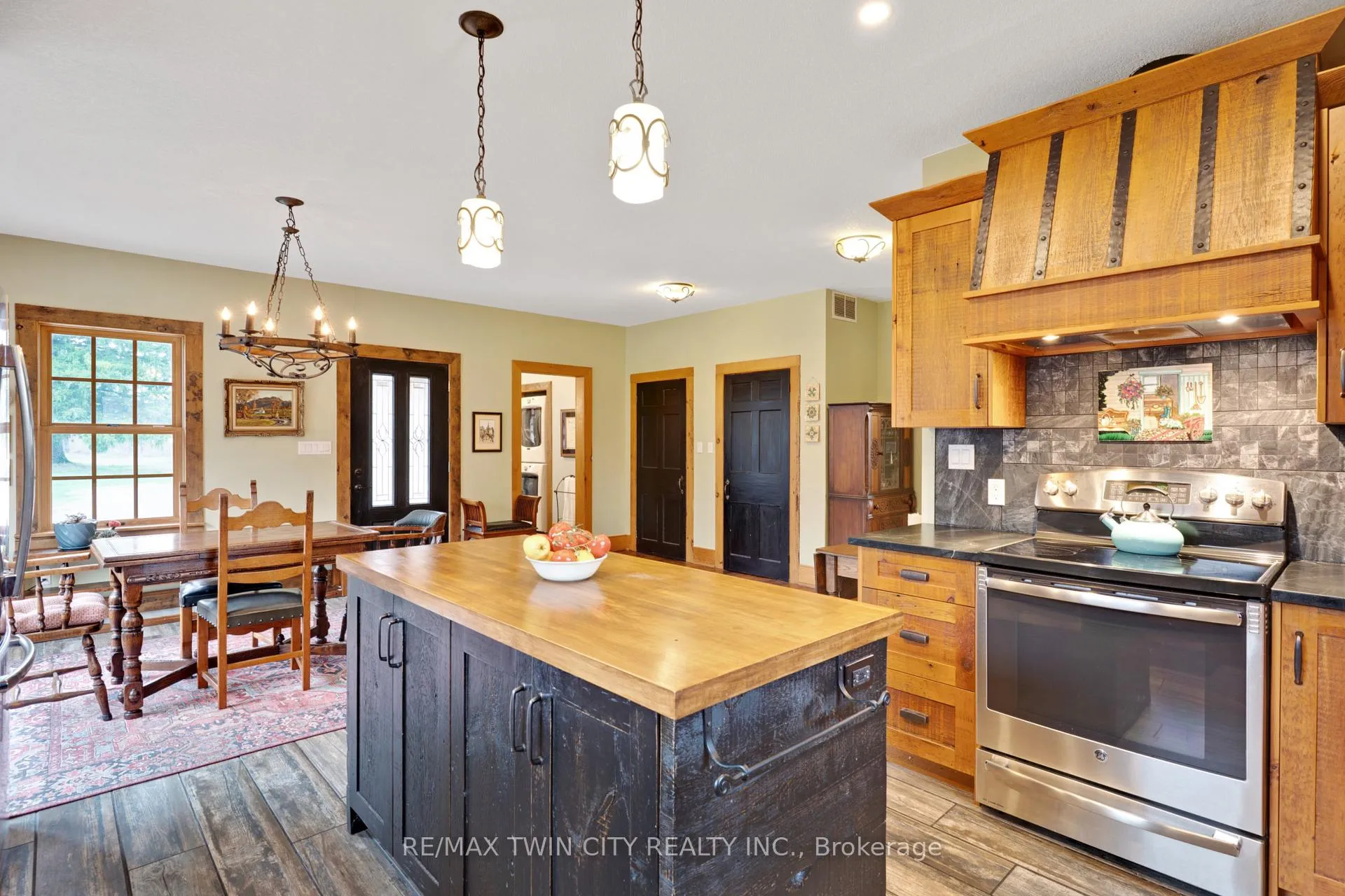 Photo 17 of 3612 Indian Trail, Hamilton, Rural Ancaster — HOMEH