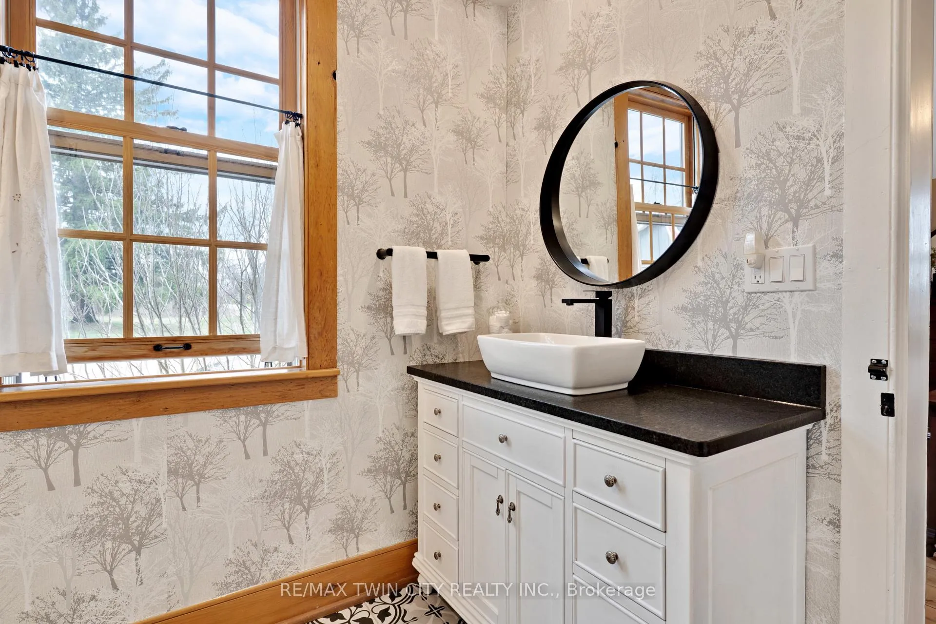 Photo 33 of 3612 Indian Trail, Hamilton, Rural Ancaster — HOMEH
