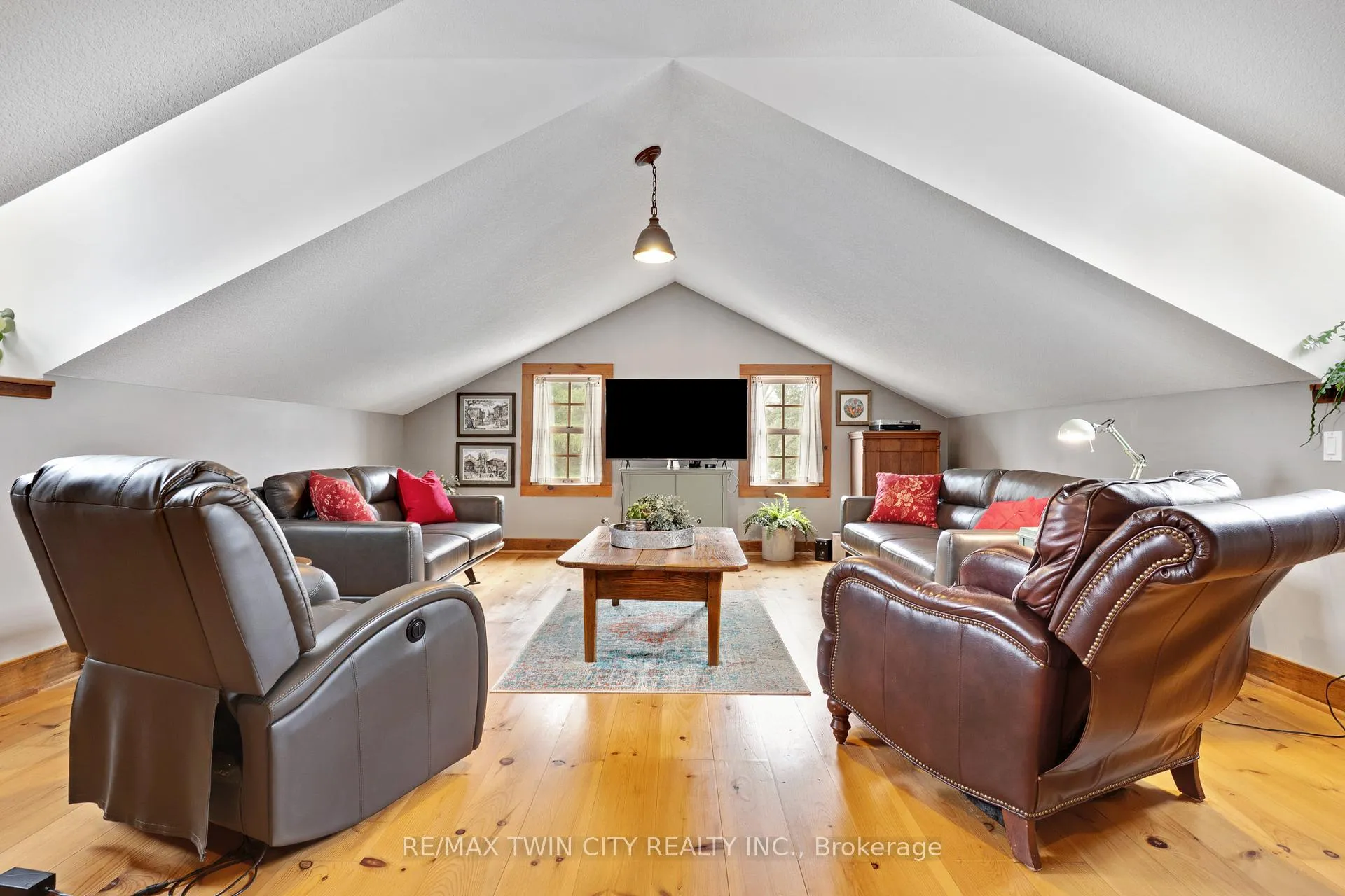 Photo 37 of 3612 Indian Trail, Hamilton, Rural Ancaster — HOMEH