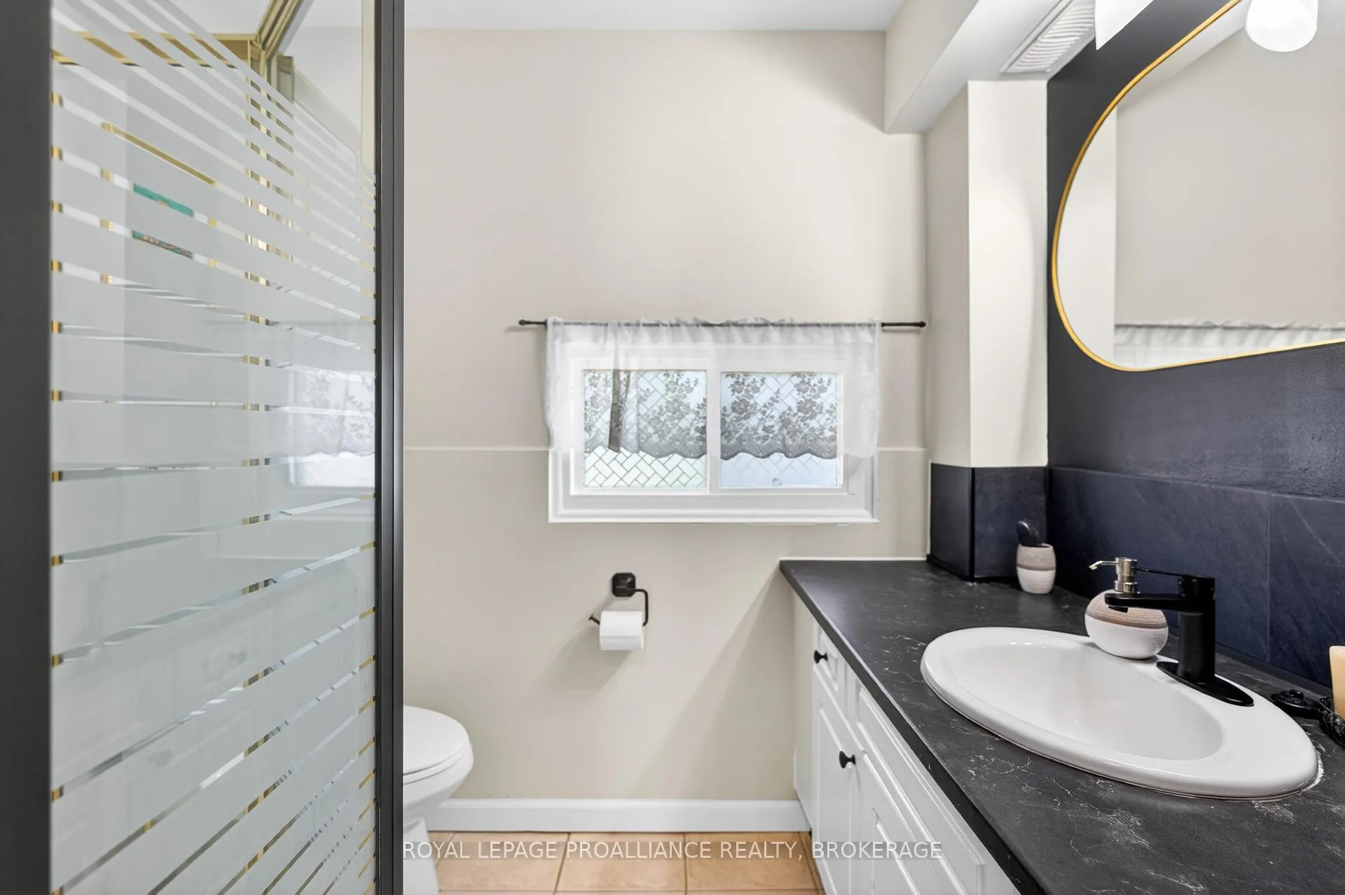 Photo 17 of 1268 Glenmore Avenue, Kingston, South of Taylor-Kidd Blvd — HOMEH