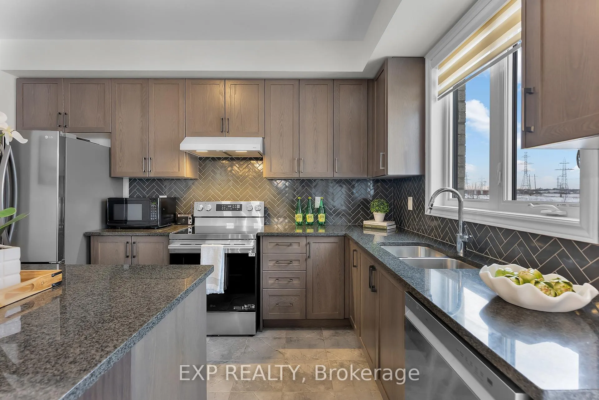 Photo 9 of 229 Vanilla Trail, Thorold, Rolling Meadows — HOMEH