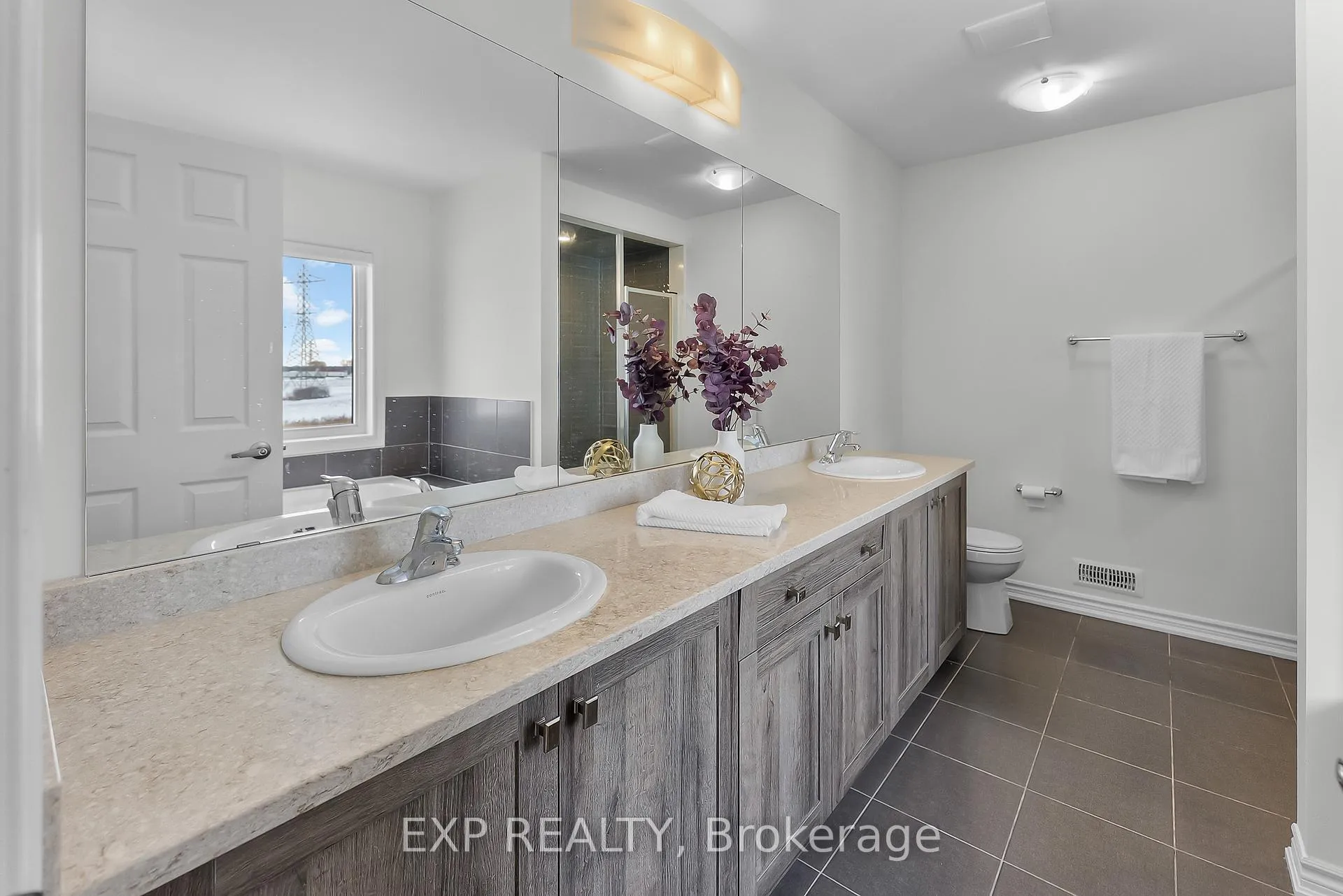 Photo 21 of 229 Vanilla Trail, Thorold, Rolling Meadows — HOMEH
