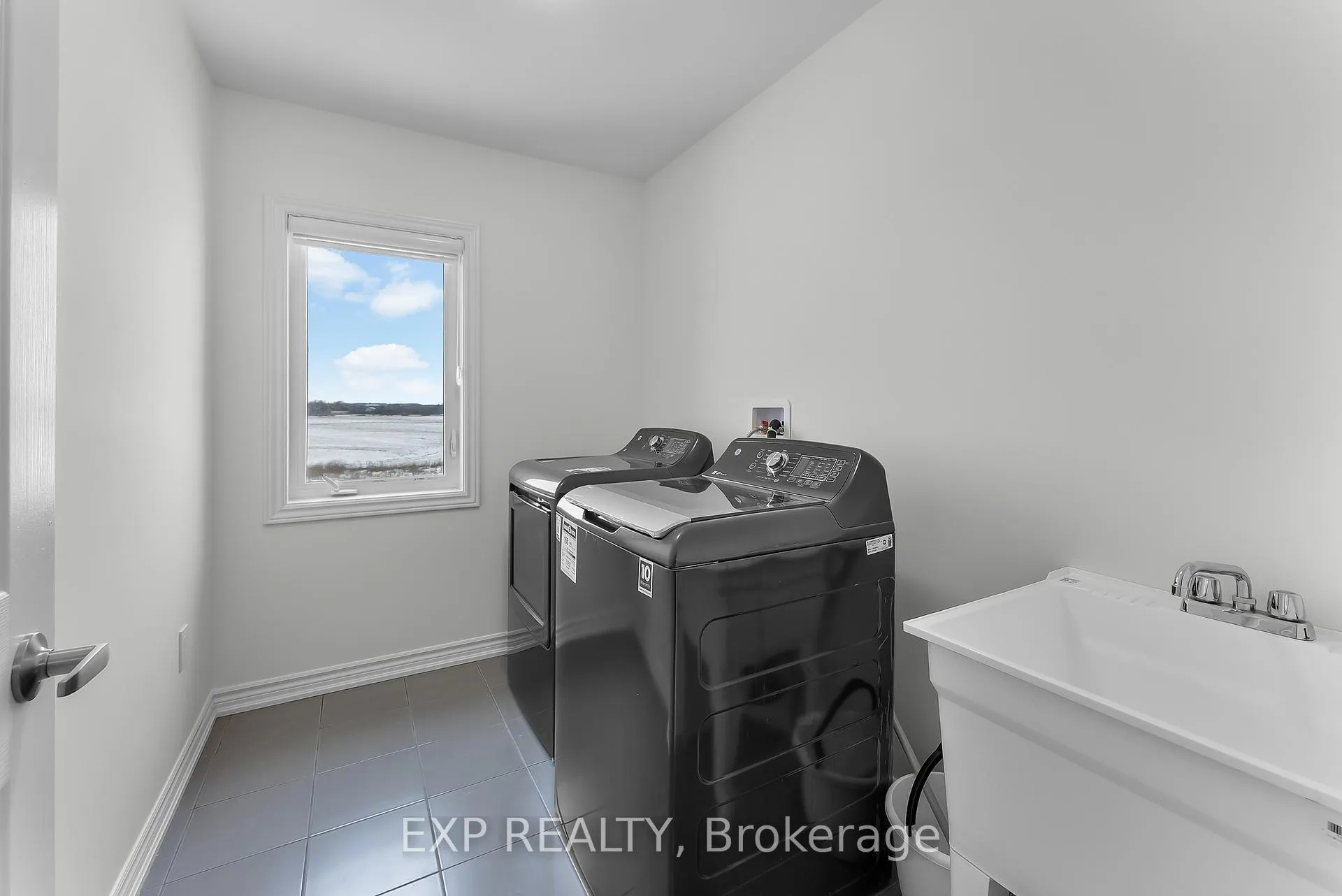 Photo 25 of 229 Vanilla Trail, Thorold, Rolling Meadows — HOMEH
