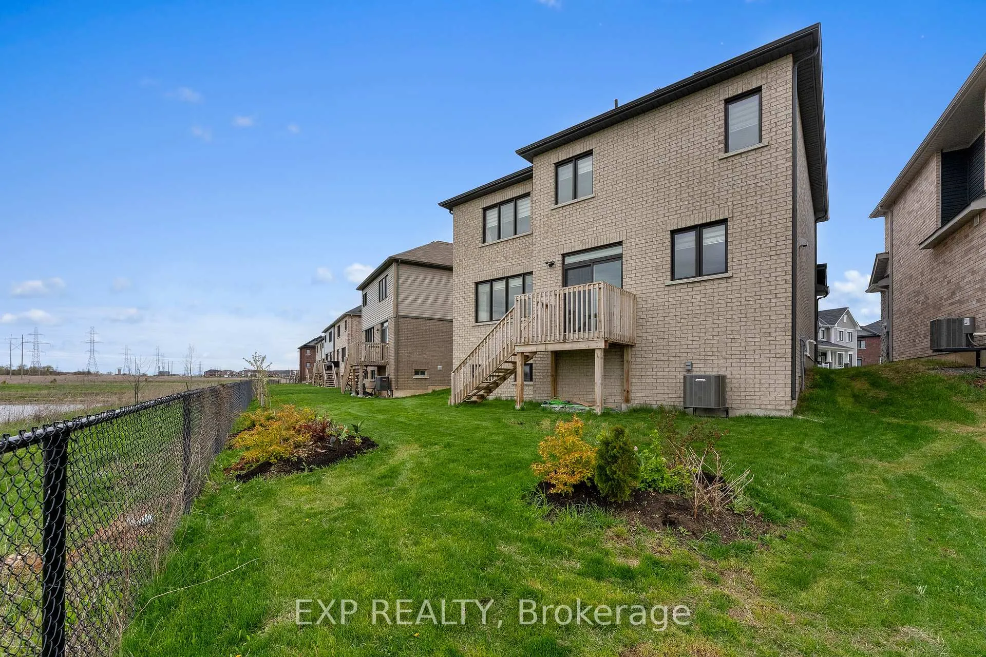Photo 35 of 229 Vanilla Trail, Thorold, Rolling Meadows — HOMEH