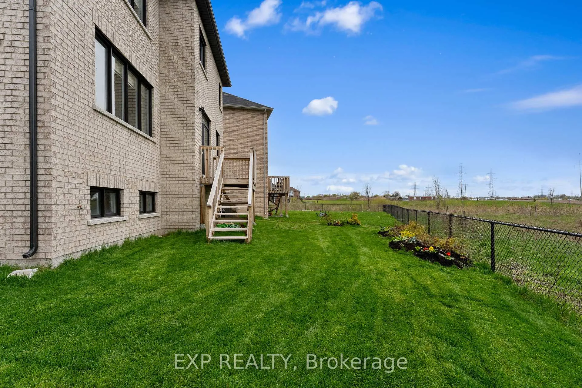 Photo 36 of 229 Vanilla Trail, Thorold, Rolling Meadows — HOMEH