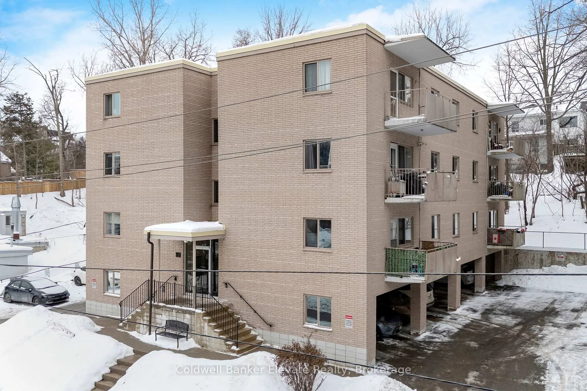 Photo 2 of Unit 402, 49 Park Avenue, Halton Hills, Georgetown — HOMEH