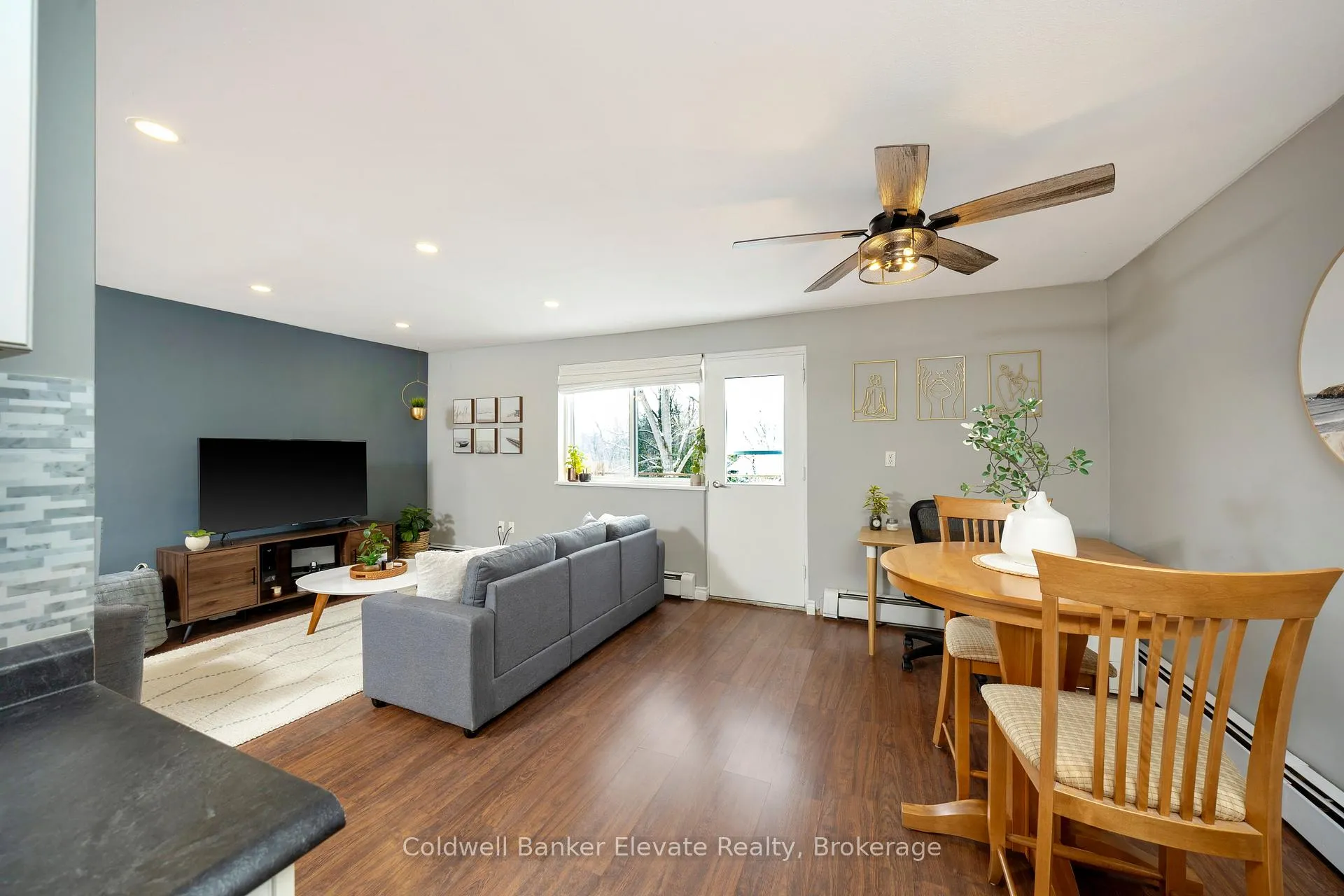 Photo 7 of Unit 402, 49 Park Avenue, Halton Hills, Georgetown — HOMEH
