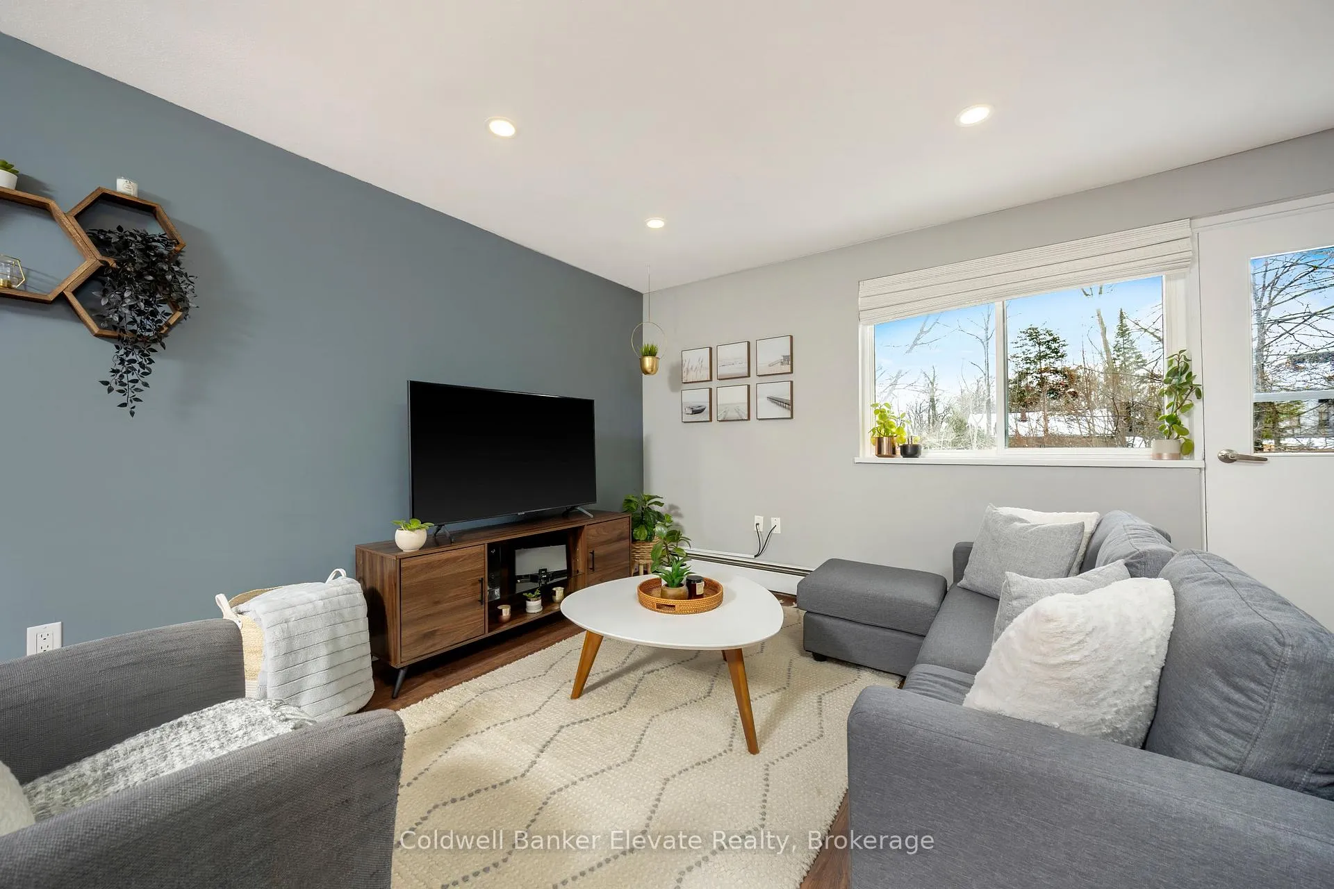 Photo 8 of Unit 402, 49 Park Avenue, Halton Hills, Georgetown — HOMEH