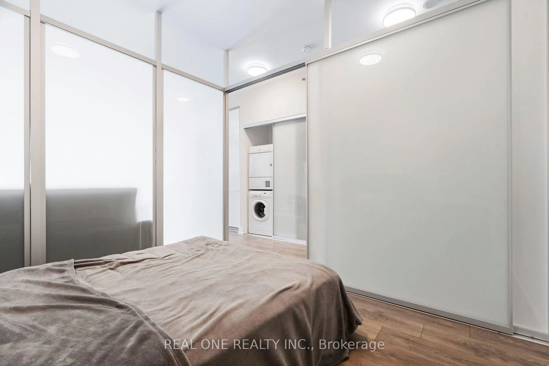 Photo 15 of Unit 3102, 426 University Avenue, Toronto, University — HOMEH