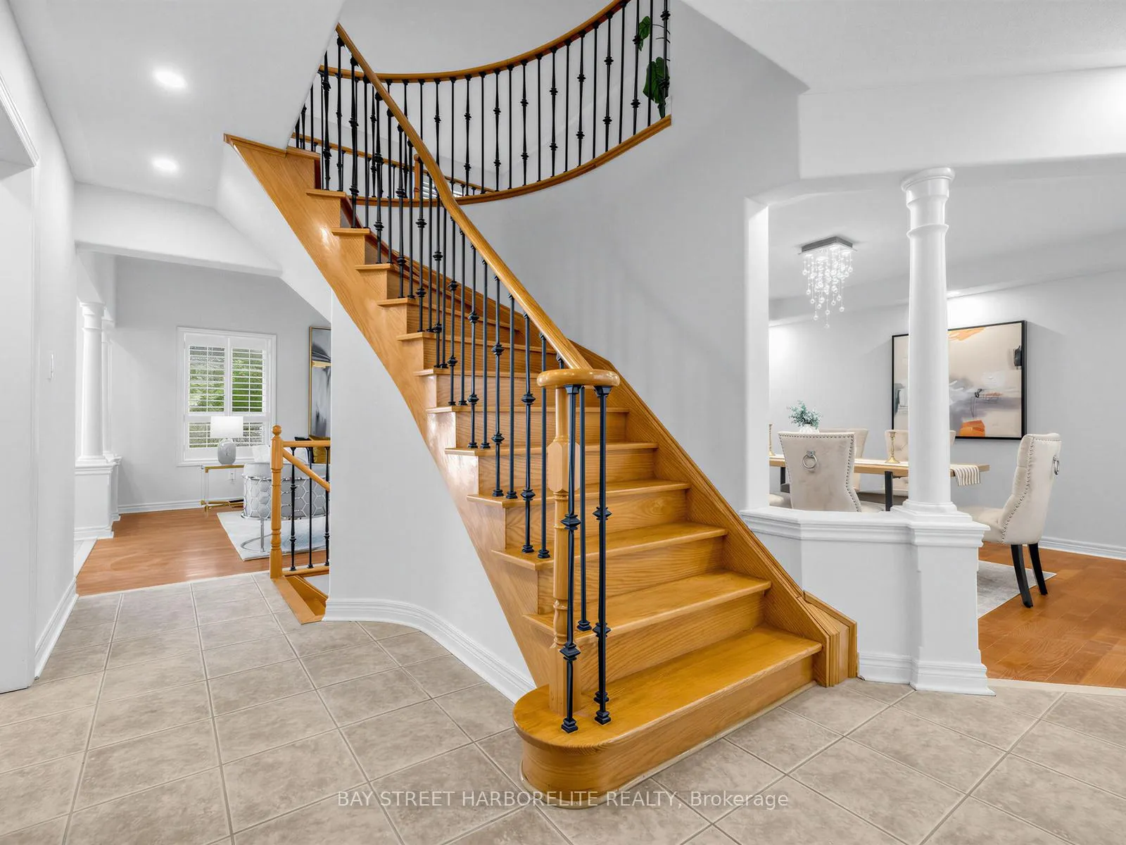 Photo 5 of 81 Laurendale Avenue, Georgina, Keswick South — HOMEH