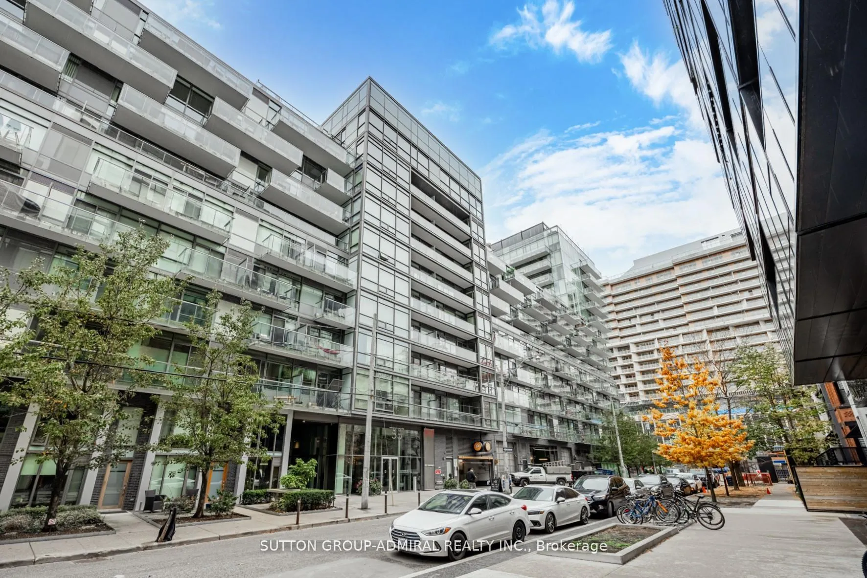Front of Unit 907, 55 Stewart Street S