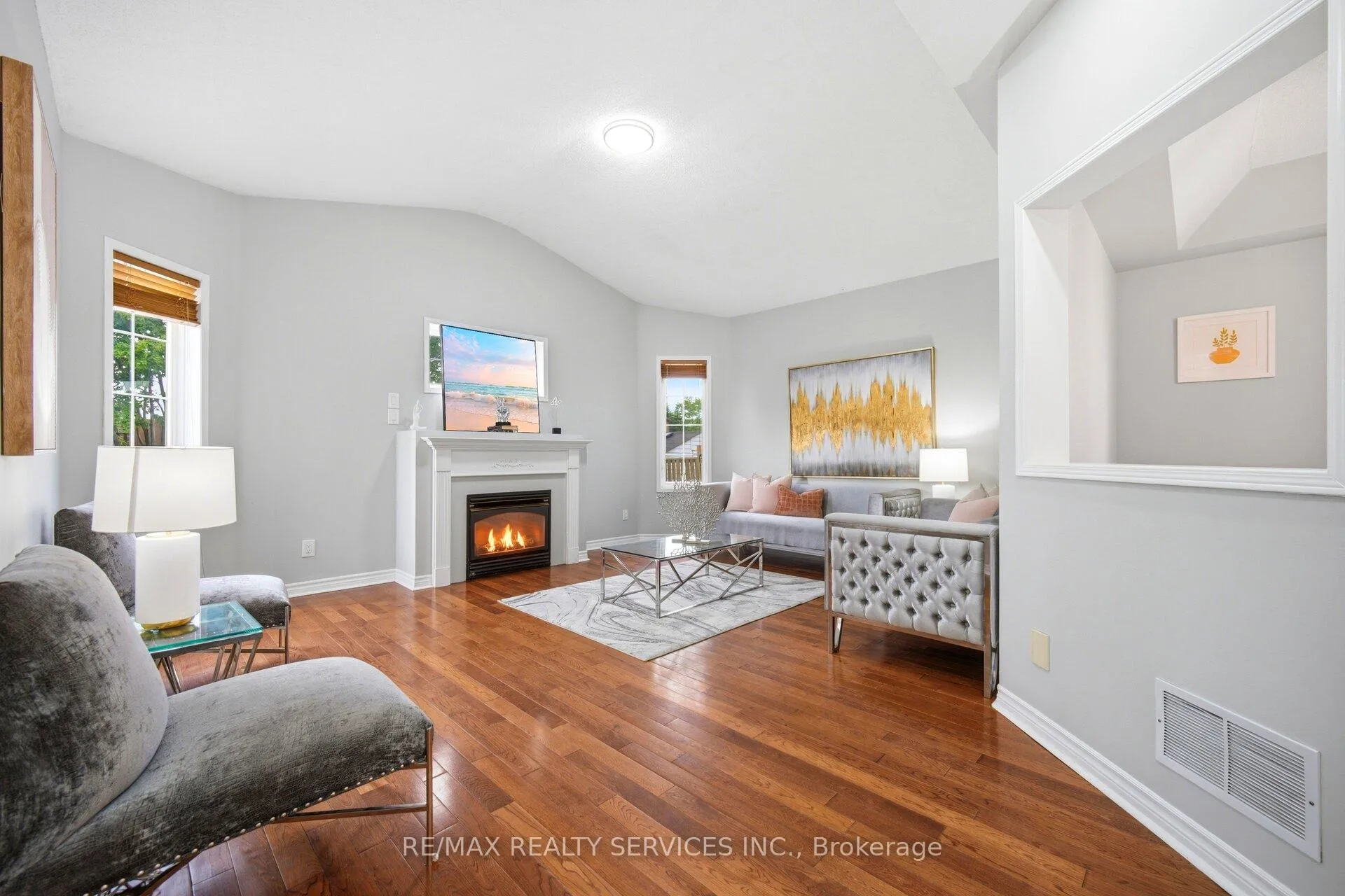 Photo 9 of 104 Sundridge Street, Brampton, Snelgrove — HOMEH