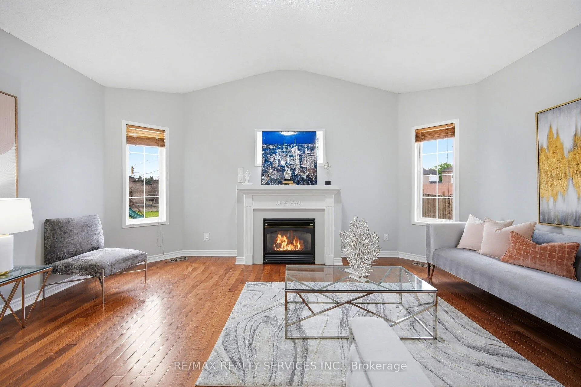 Photo 10 of 104 Sundridge Street, Brampton, Snelgrove — HOMEH